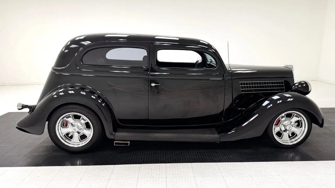Ford Deluxe Tudor Sedan, foto 6