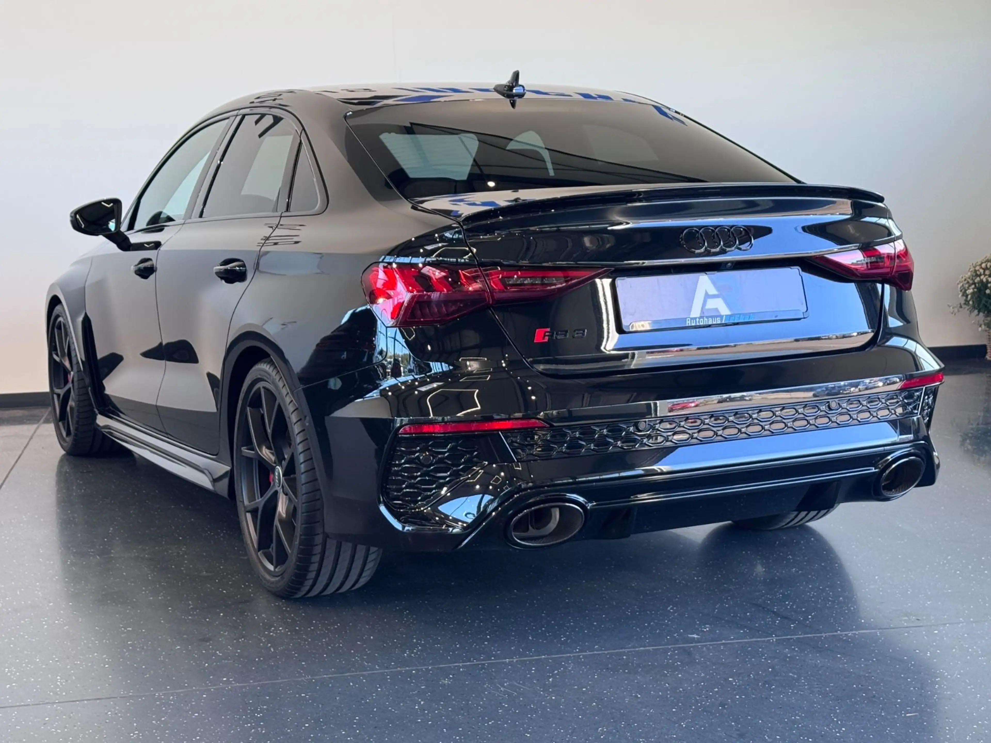 Audi RS3 Lim. 2.5 TFSI quattro*PERFORMAN*ACC*VIRTUAL* — photo 11