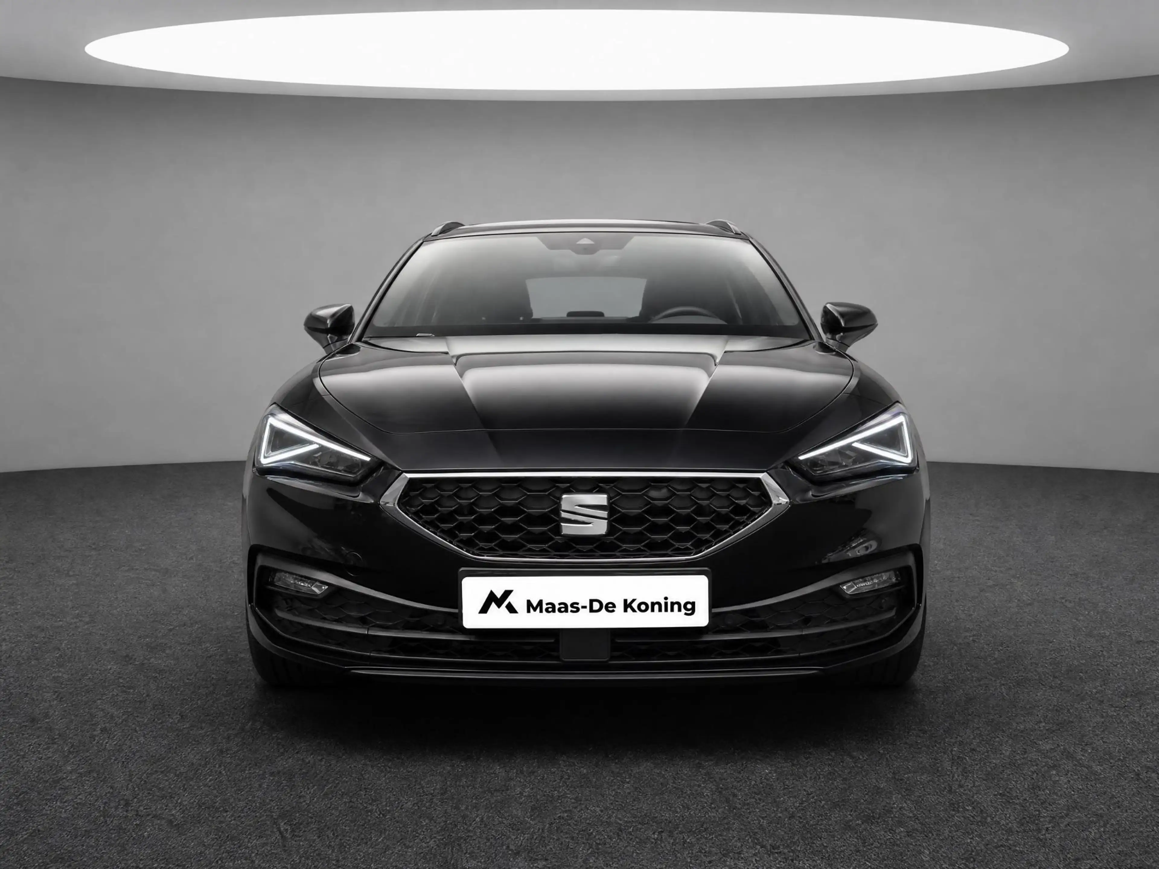 SEAT Leon Sportstourer Style Business Intense 1.5 eTSI 115 P — photo 3