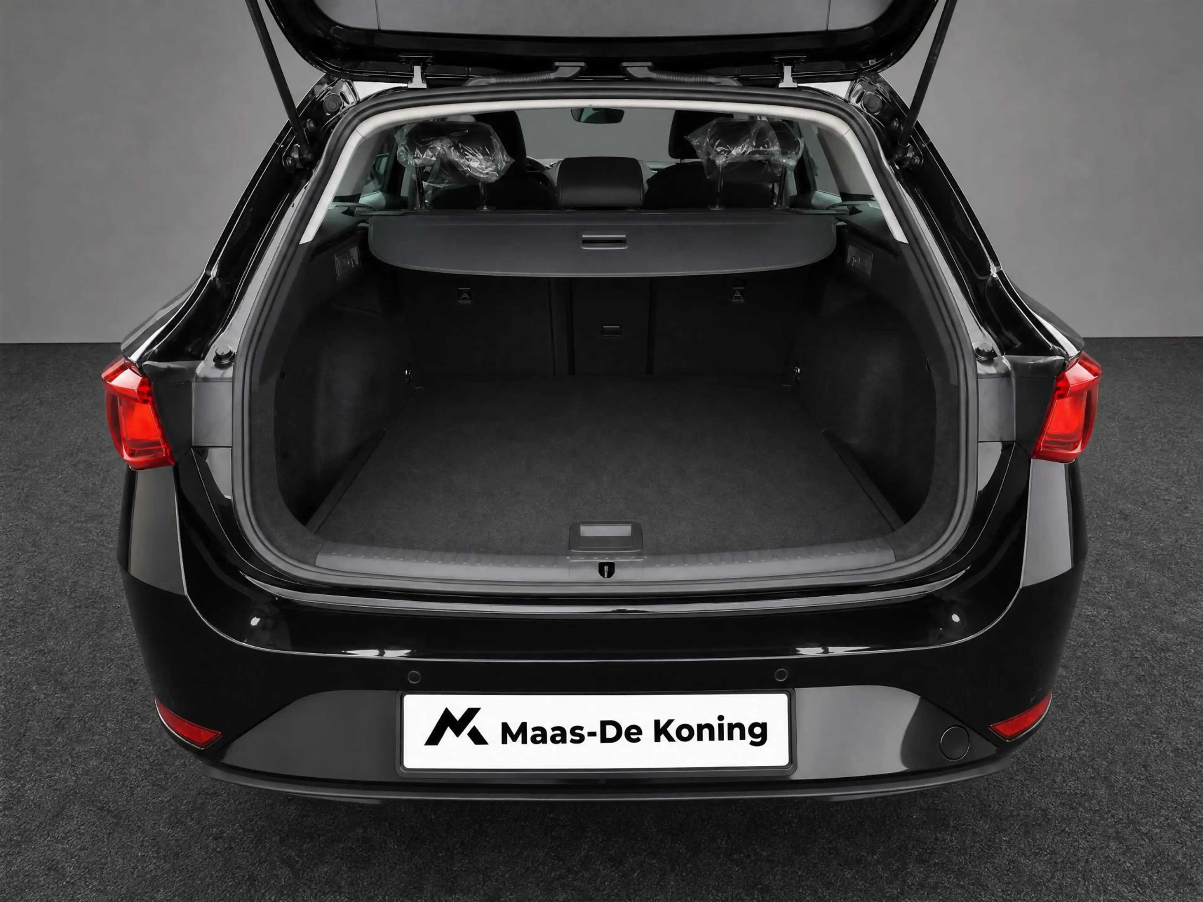 SEAT Leon Sportstourer Style Business Intense 1.5 eTSI 115 P — photo 7