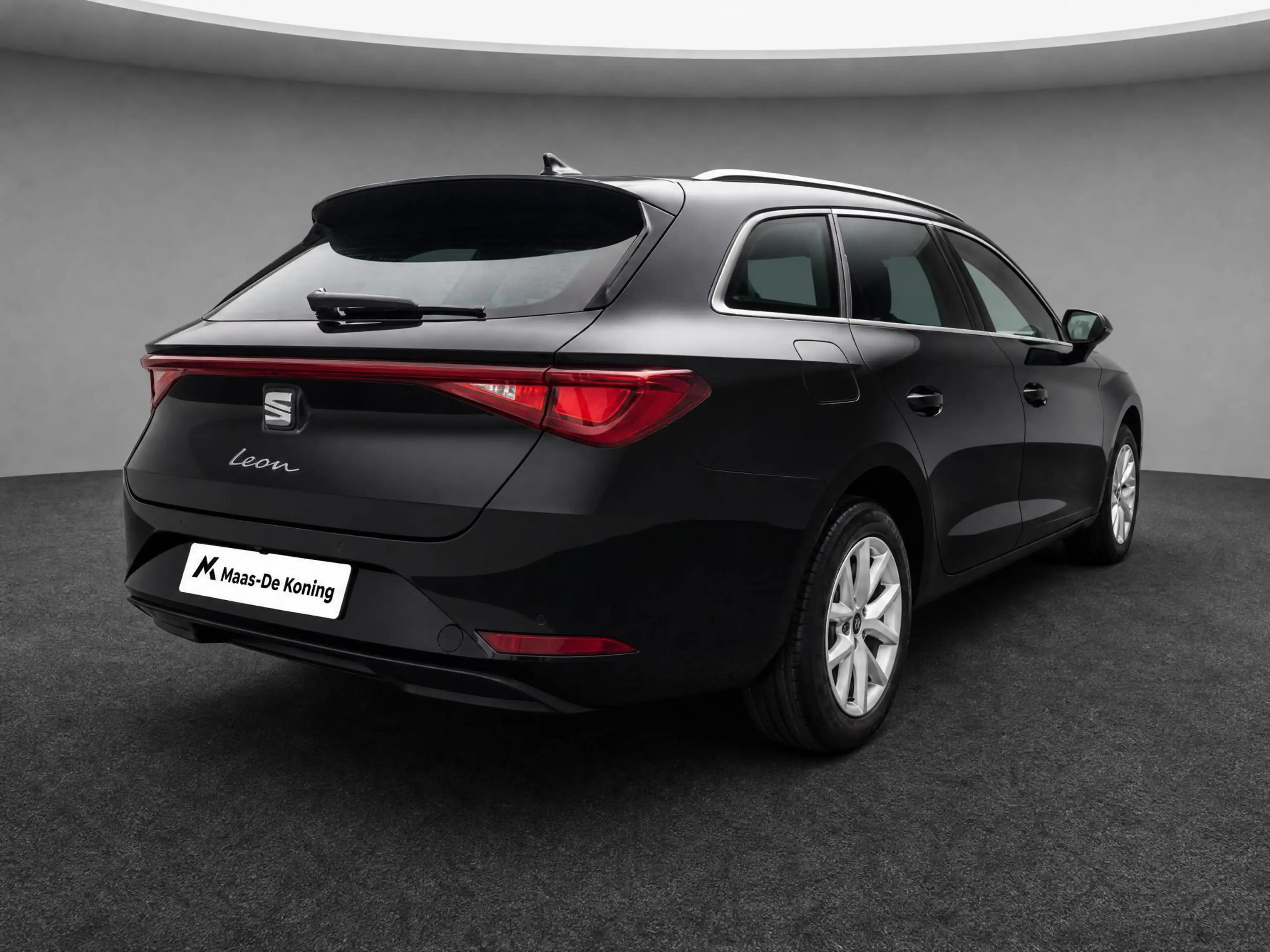 SEAT Leon Sportstourer Style Business Intense 1.5 eTSI 115 P — photo 5