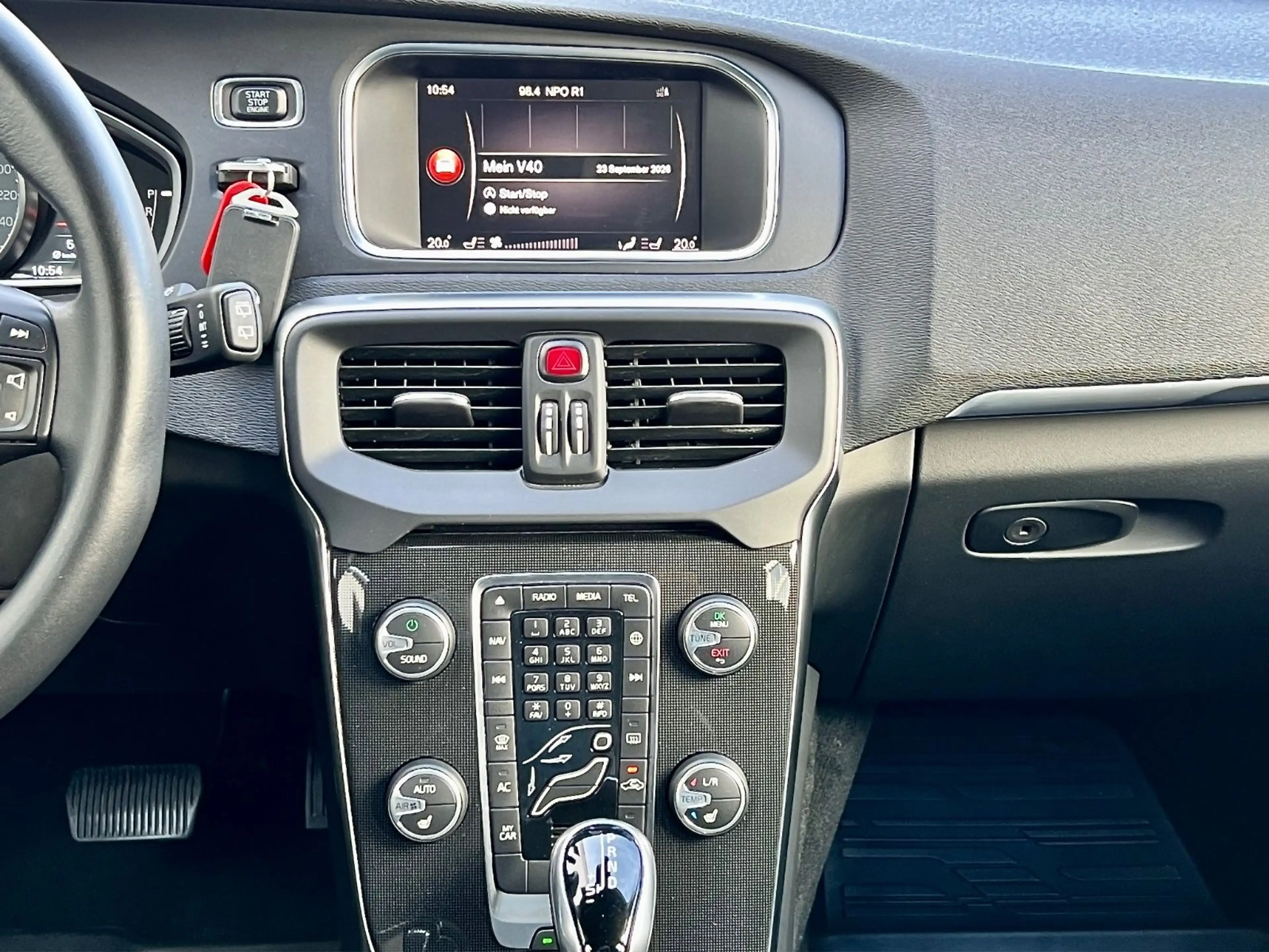 Volvo V40 D2 Geartronic Momentum*XENON*NAVI*PDC*2 HAND — photo 15