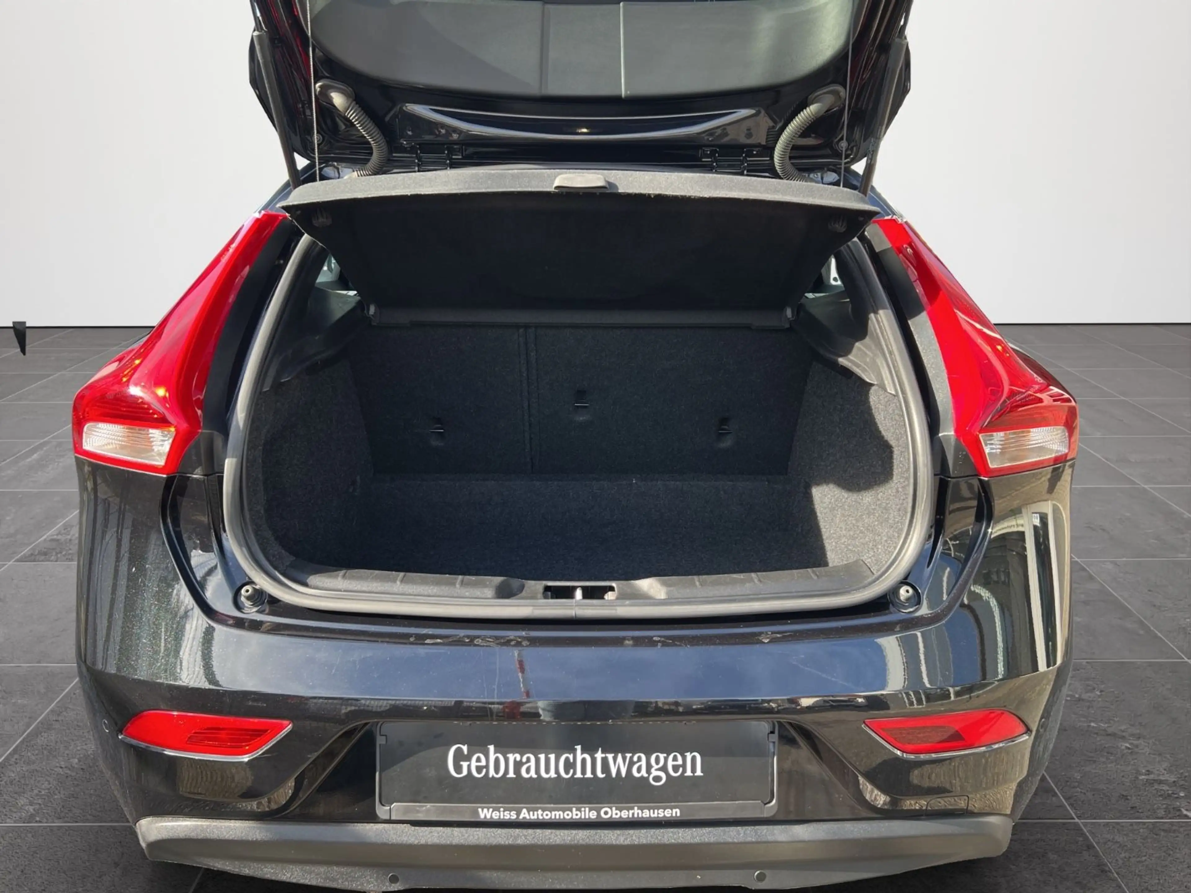 Volvo V40 D2 Geartronic Momentum*XENON*NAVI*PDC*2 HAND — photo 9