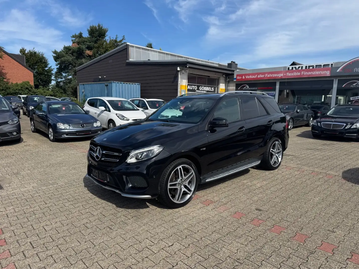 Mercedes-Benz GLE 43 AMG 4-Matic PANO ILS H&K 21 Zoll 2.HD AHK Schwarz - 1