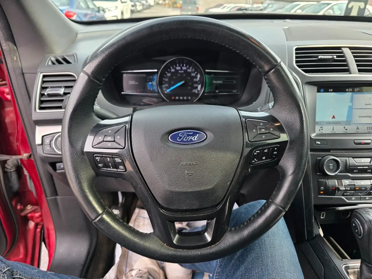 Ford Explorer снимка Ford Explorer