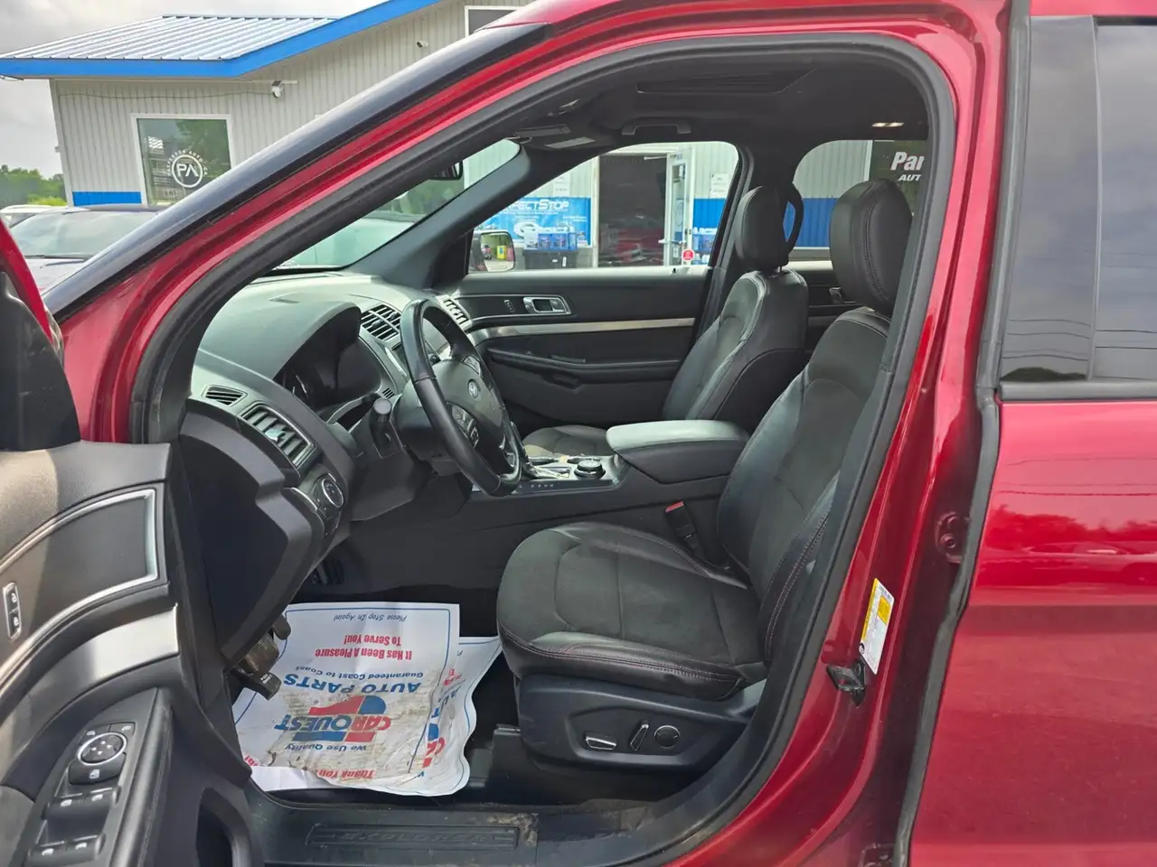 Ford Explorer снимка Ford Explorer