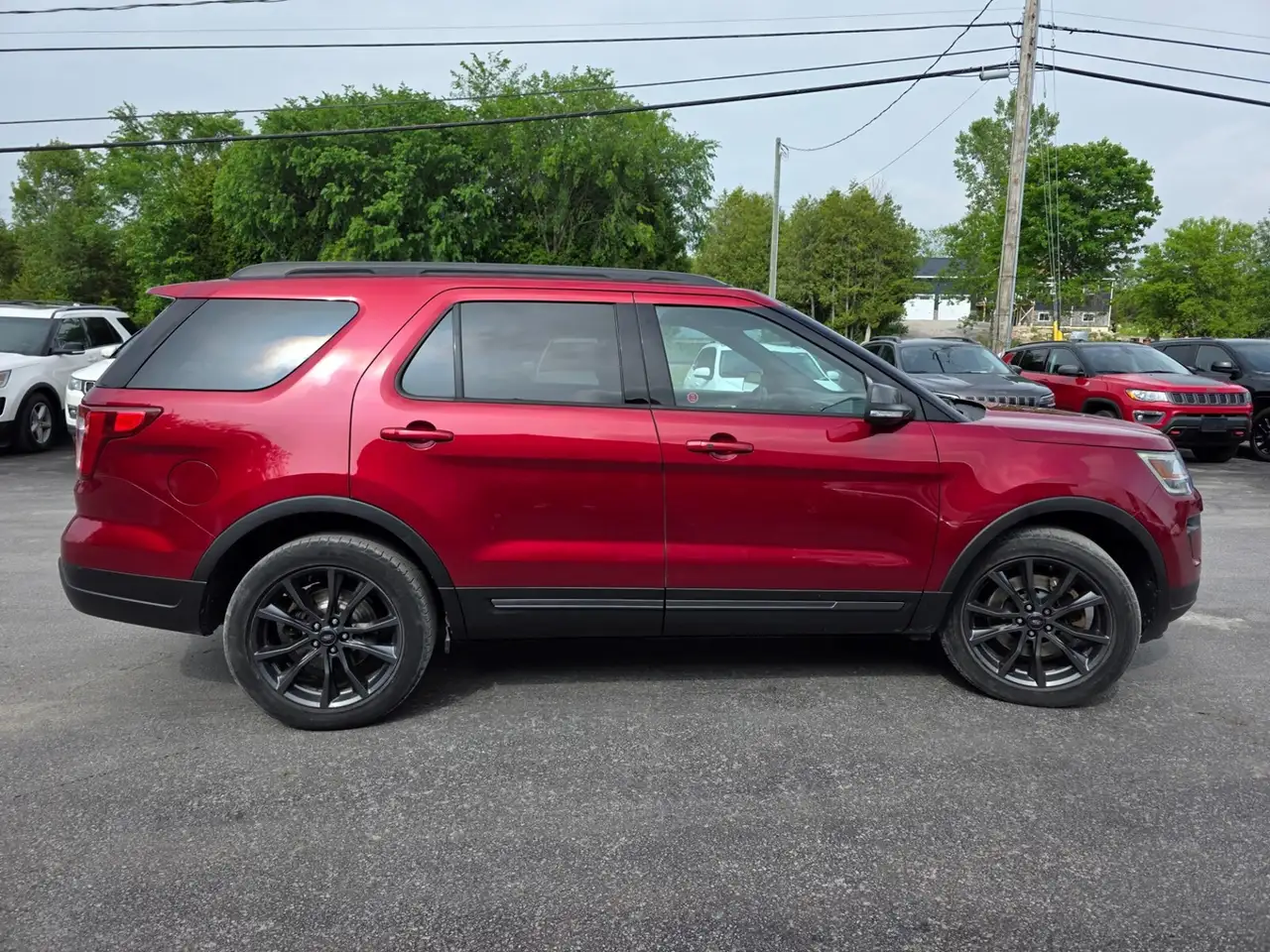 Ford Explorer снимка Ford Explorer