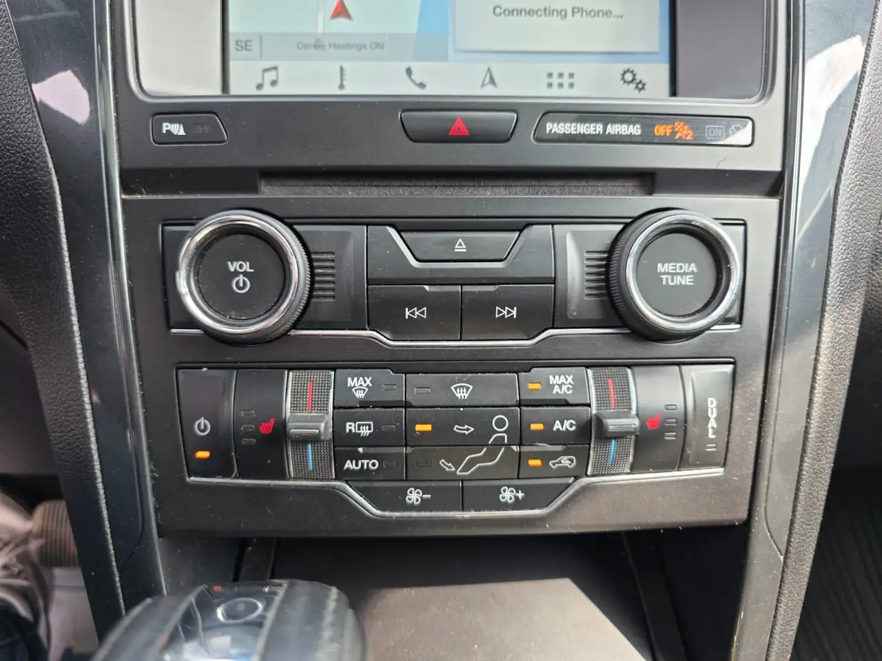 Ford Explorer снимка Ford Explorer