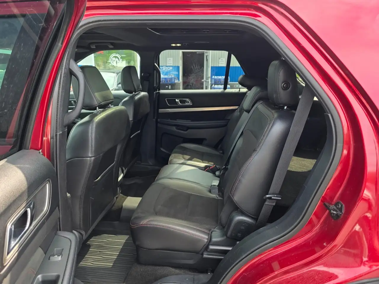 Ford Explorer снимка Ford Explorer