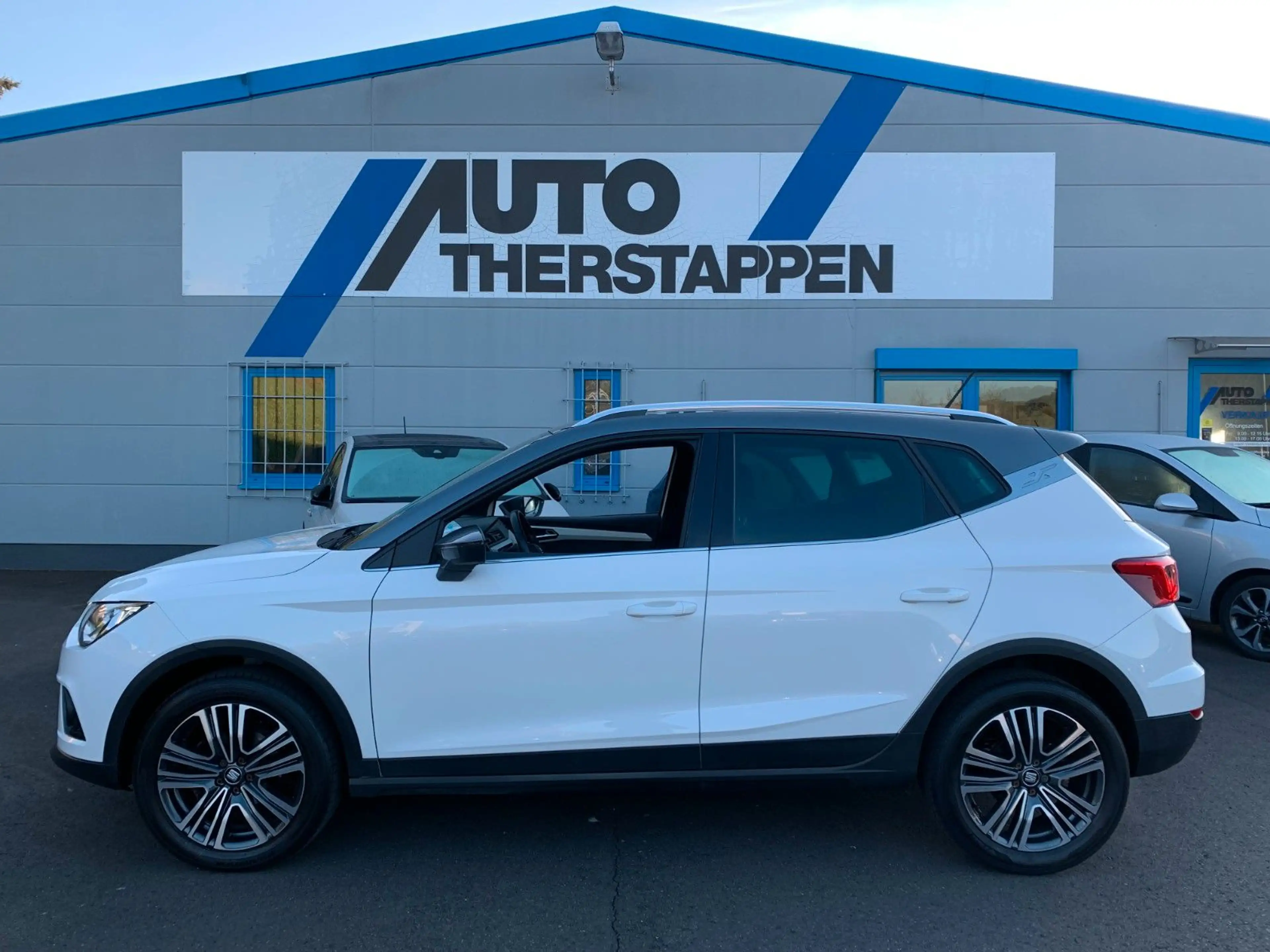 SEAT Arona 116PS Xcellence AHK/LED/17°Alu/PDC/AppConn — photo 2