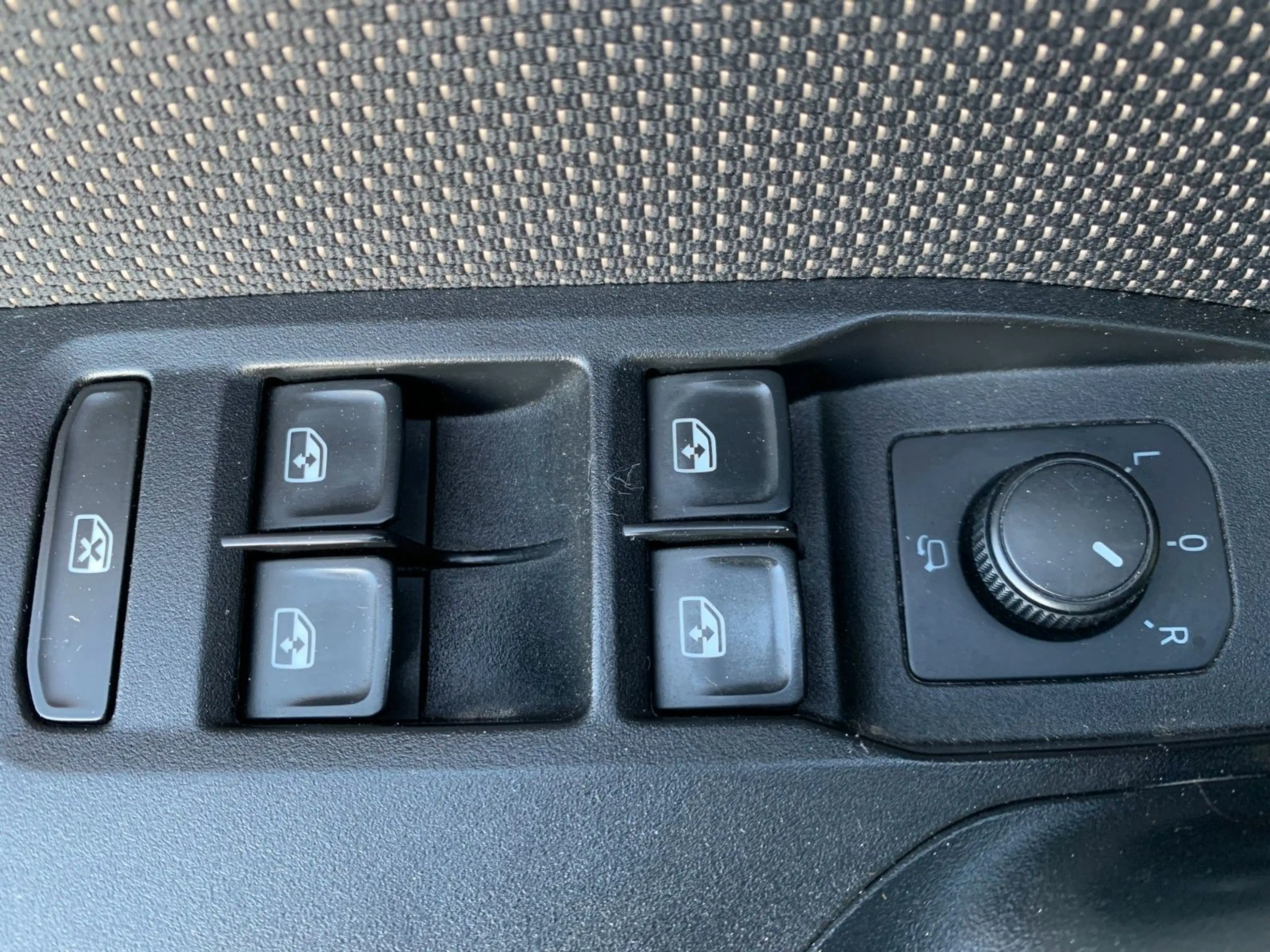 SEAT Arona 116PS Xcellence AHK/LED/17°Alu/PDC/AppConn — photo 13