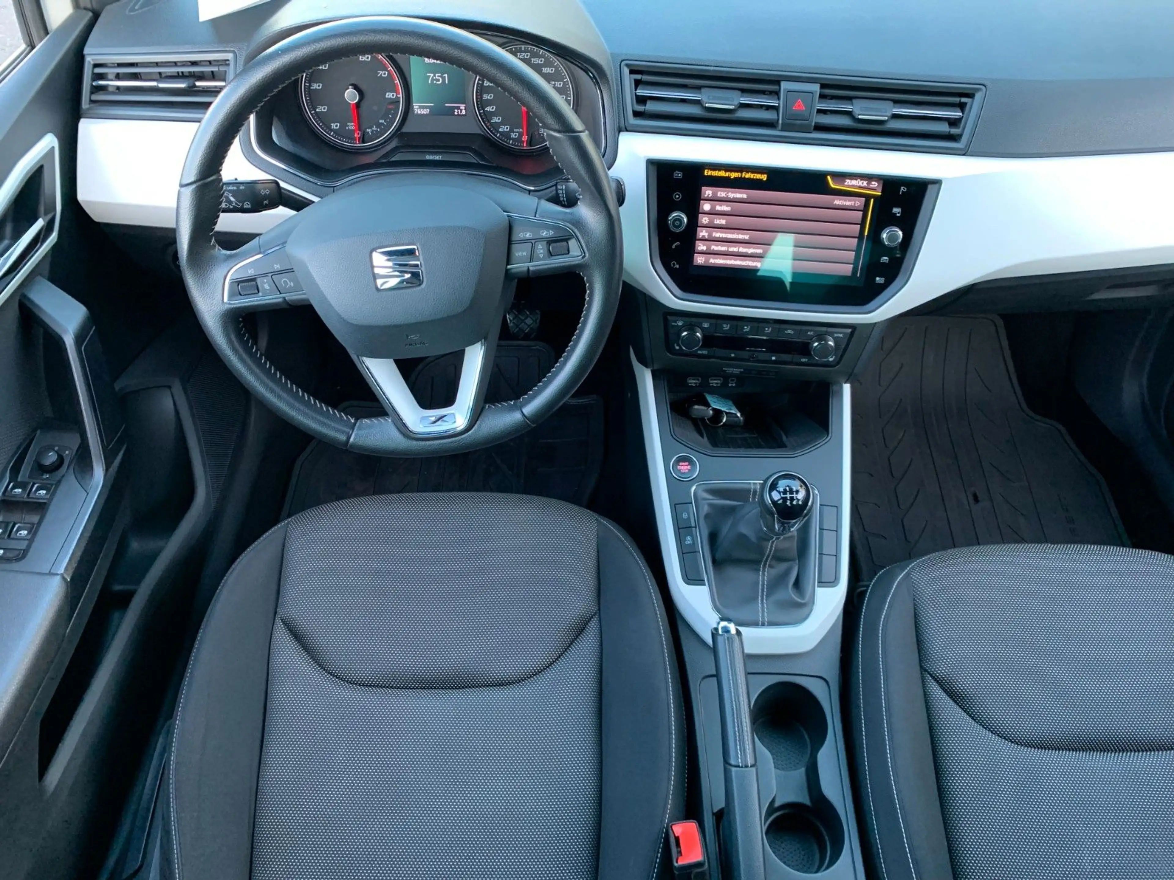 SEAT Arona 116PS Xcellence AHK/LED/17°Alu/PDC/AppConn — photo 12