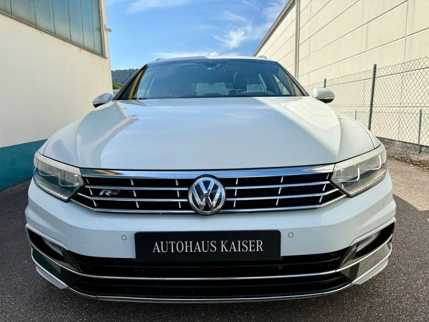Volkswagen Passat Variant Passat 2.0 TDI/Highline/4Motion/R-LINE /TOP Weiß - 2