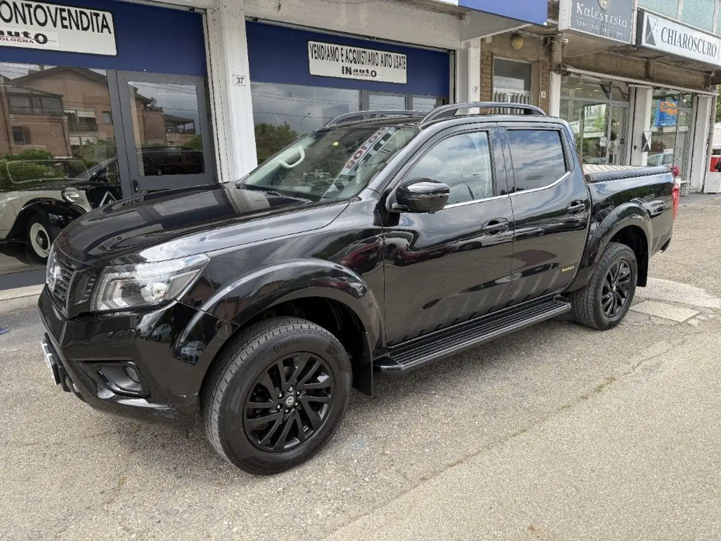 Nissan Navara 2.3 dCi 190 CV 7AT 4WD Double Cab Trek-1° iva esp Negro - 1