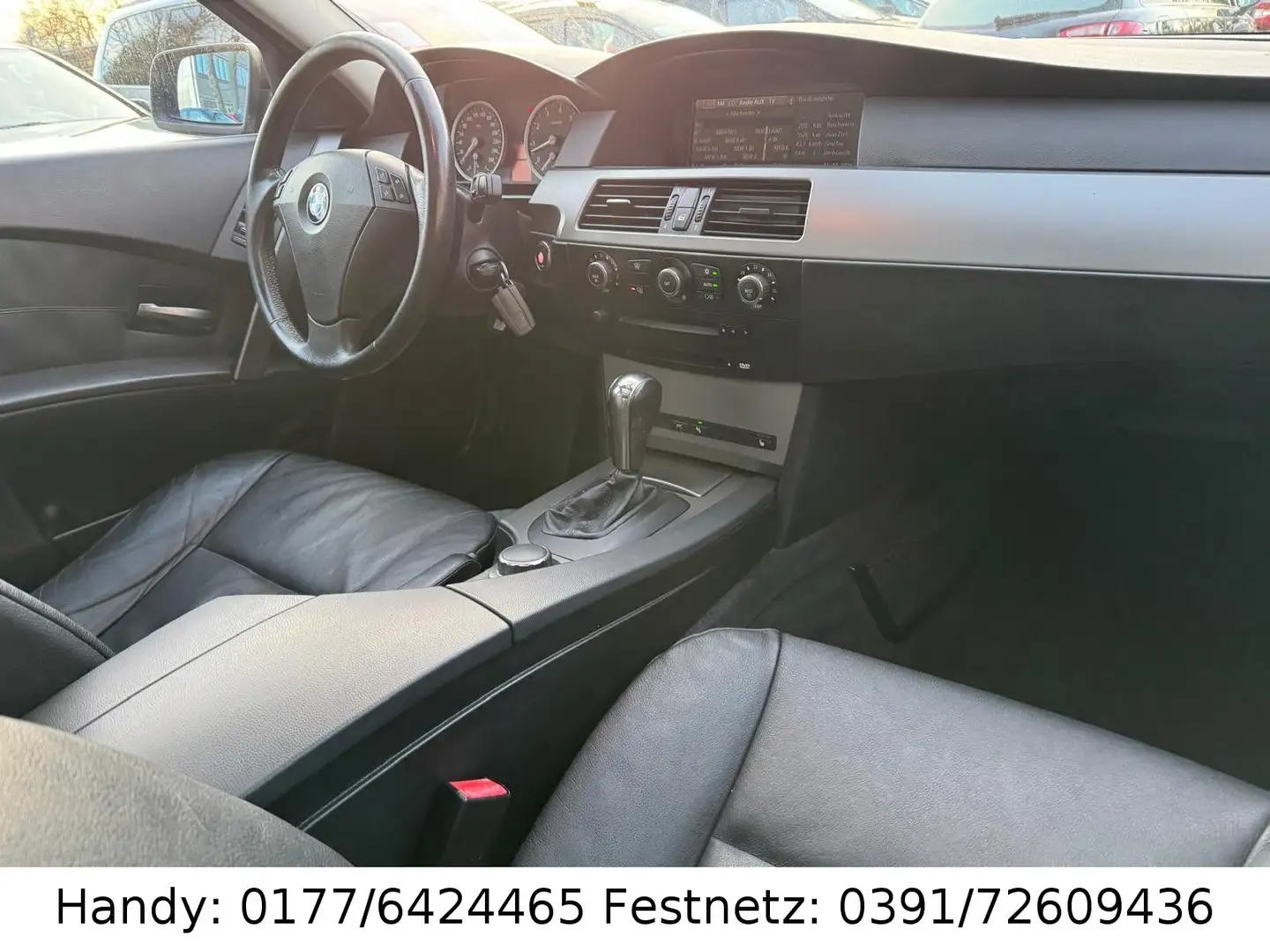 BMW 525 i touring AUTOMATIK/XENON/LEDER/NAVI/PANO/ Schwarz - 2