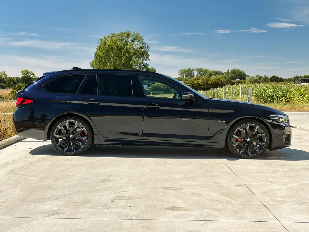 BMW 530 Touring 530e * M-PACK * PANO * LEDER * HARMAN KARDON * CAMERA, миниатюра 2