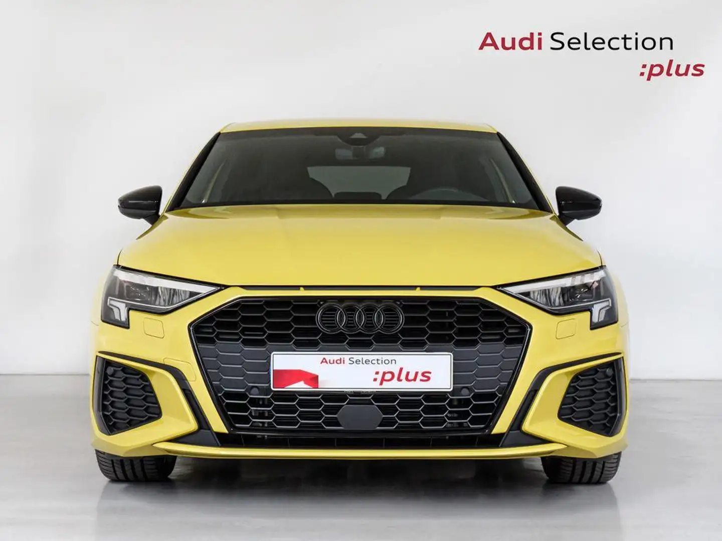 Audi A3 Sportback 35 TFSI Black line edition S tronic Jaune - 2