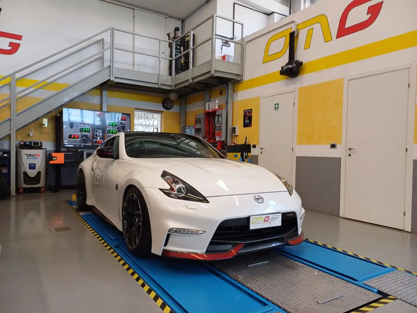 Nissan 370Z 370Z Coupe 3.7 V6 Nismo my16 Bílá - 1