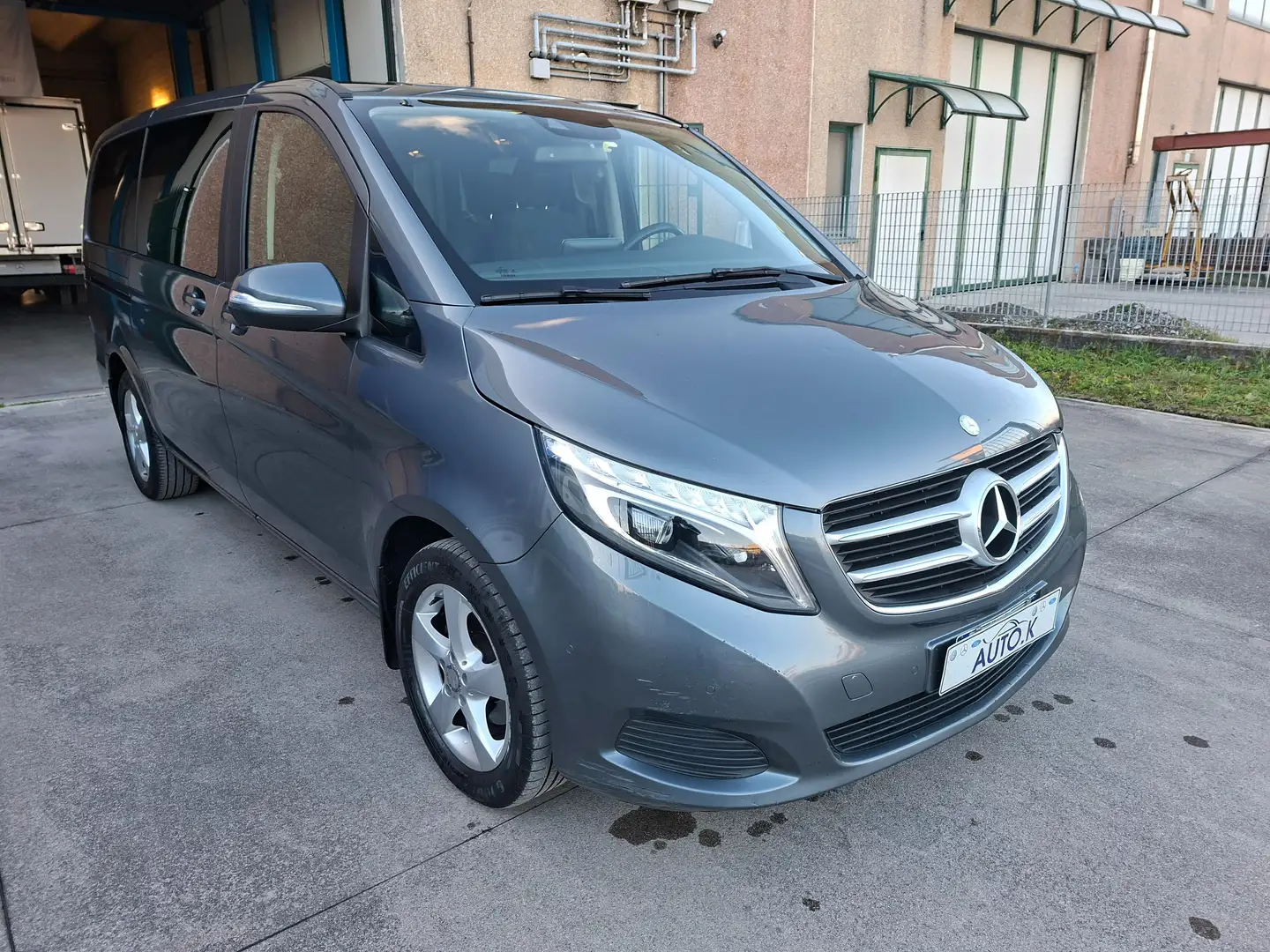 Mercedes-Benz V 220 Long 8 Posti Grigio - 1
