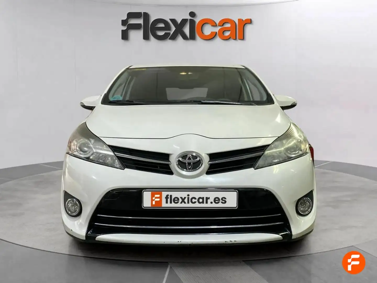 Toyota Verso 130 Comfort 5pl. Blanco - 2