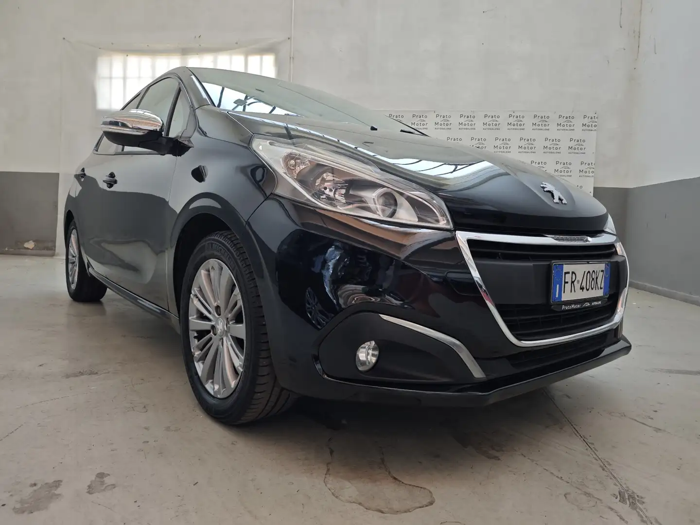 Peugeot 208 5p 1.2 Style E6 Schwarz - 2
