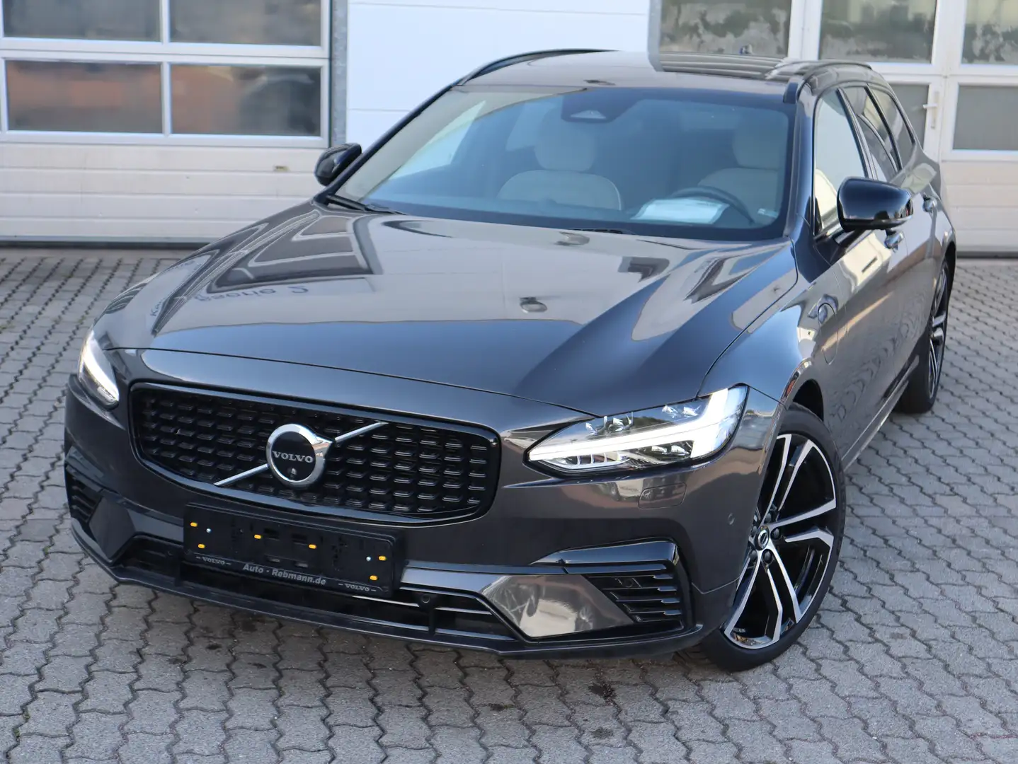Volvo V90 T8 Ultimate Dark Plug-In Hybrid*B&W*360° Grijs - 2