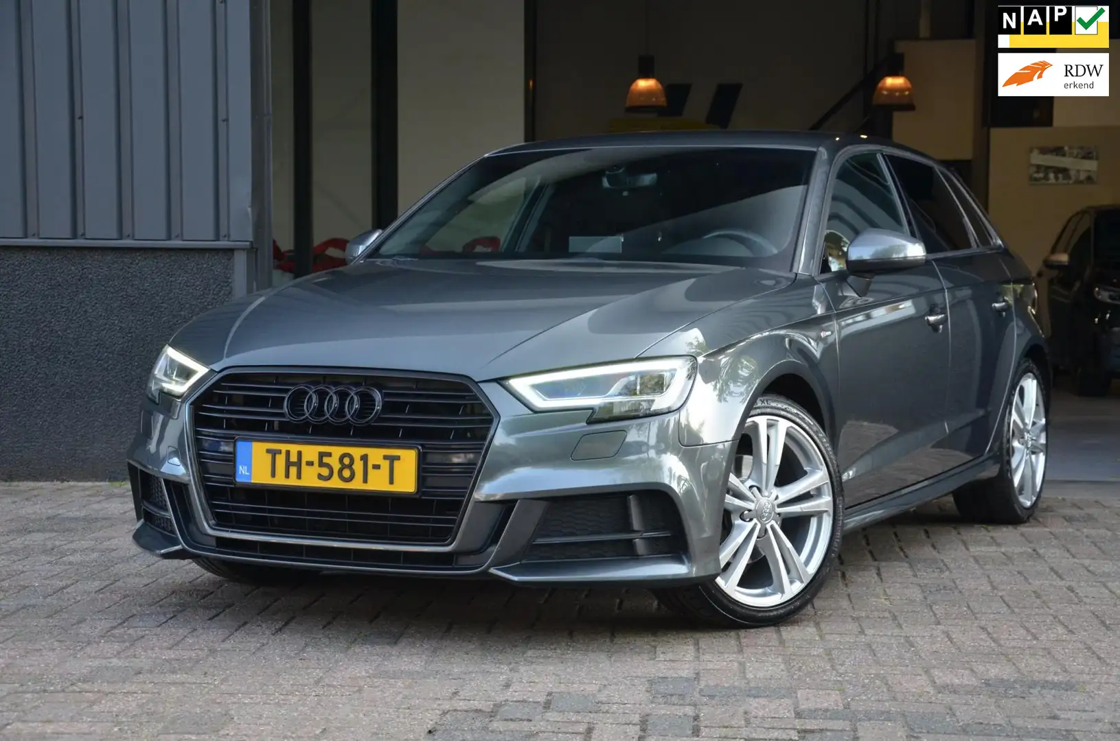 Audi A3 Sportback 1.0 TFSI Sport 3x S-Line AUT|LED|NAVI Grijs - 1