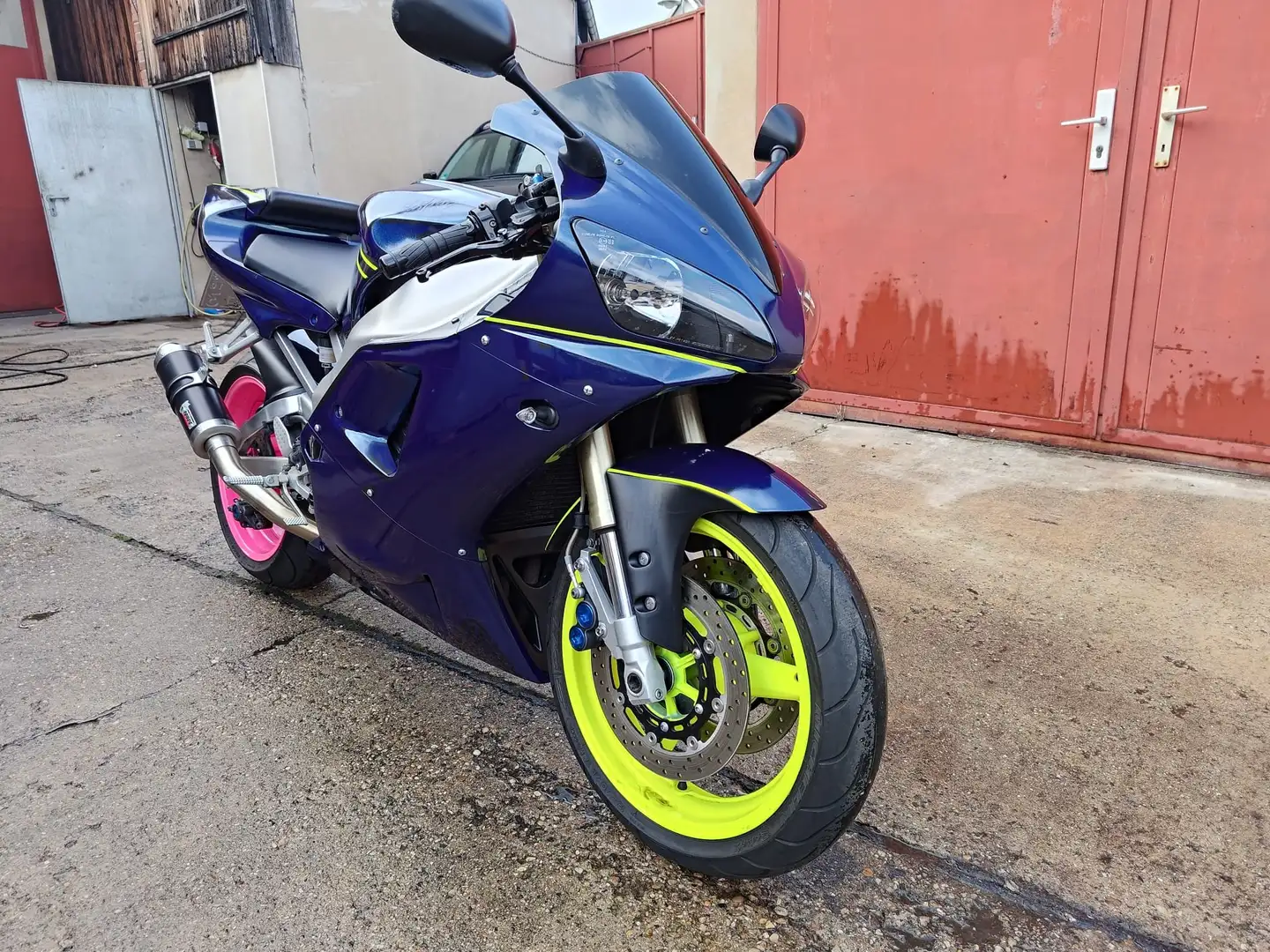 Yamaha YZF-R1 RN04 Modrá - 1