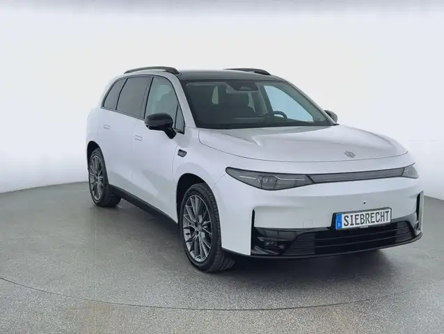 Leapmotor C10 view 3