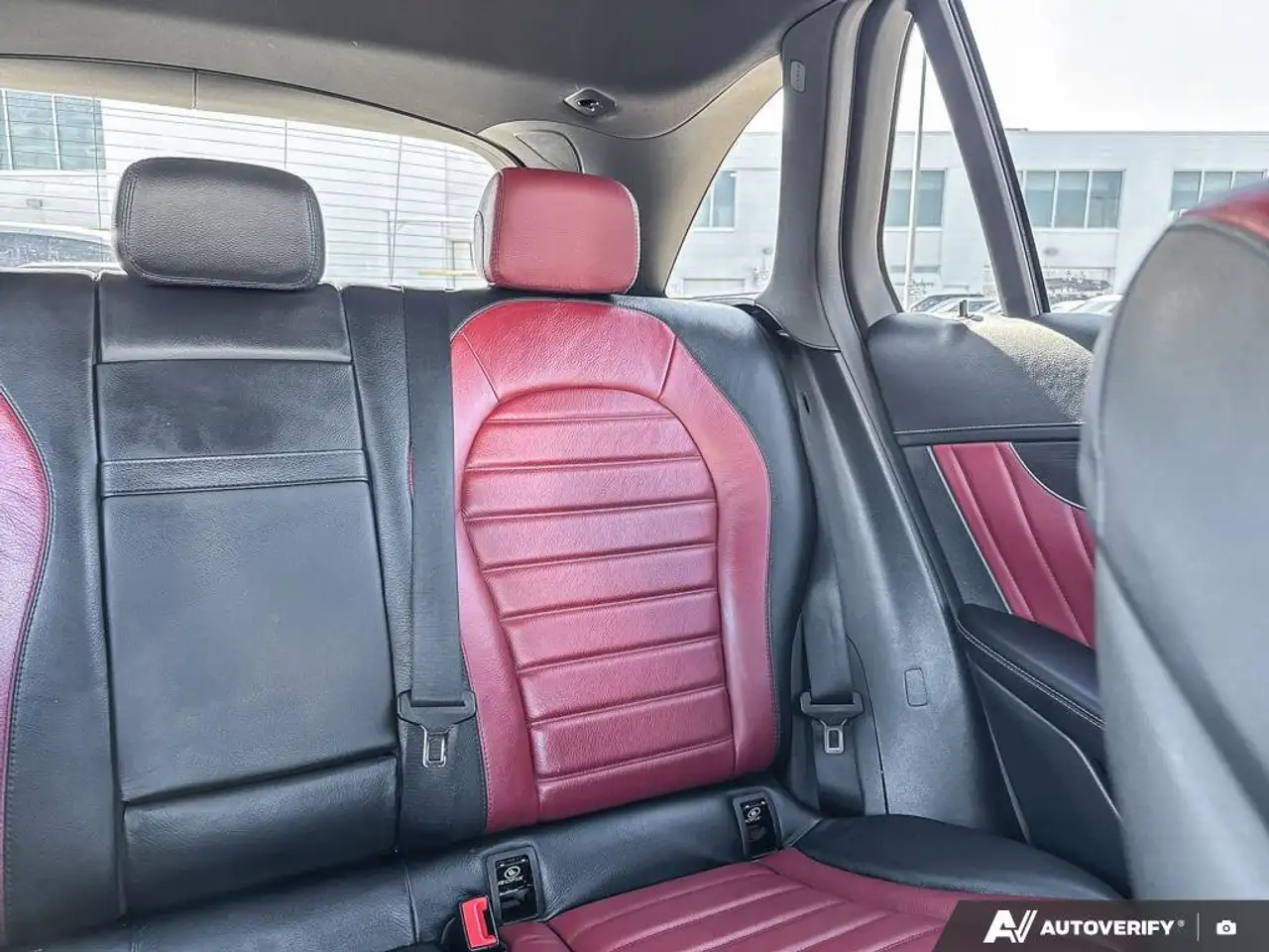 Mercedes-Benz GLC снимка Mercedes-Benz GLC