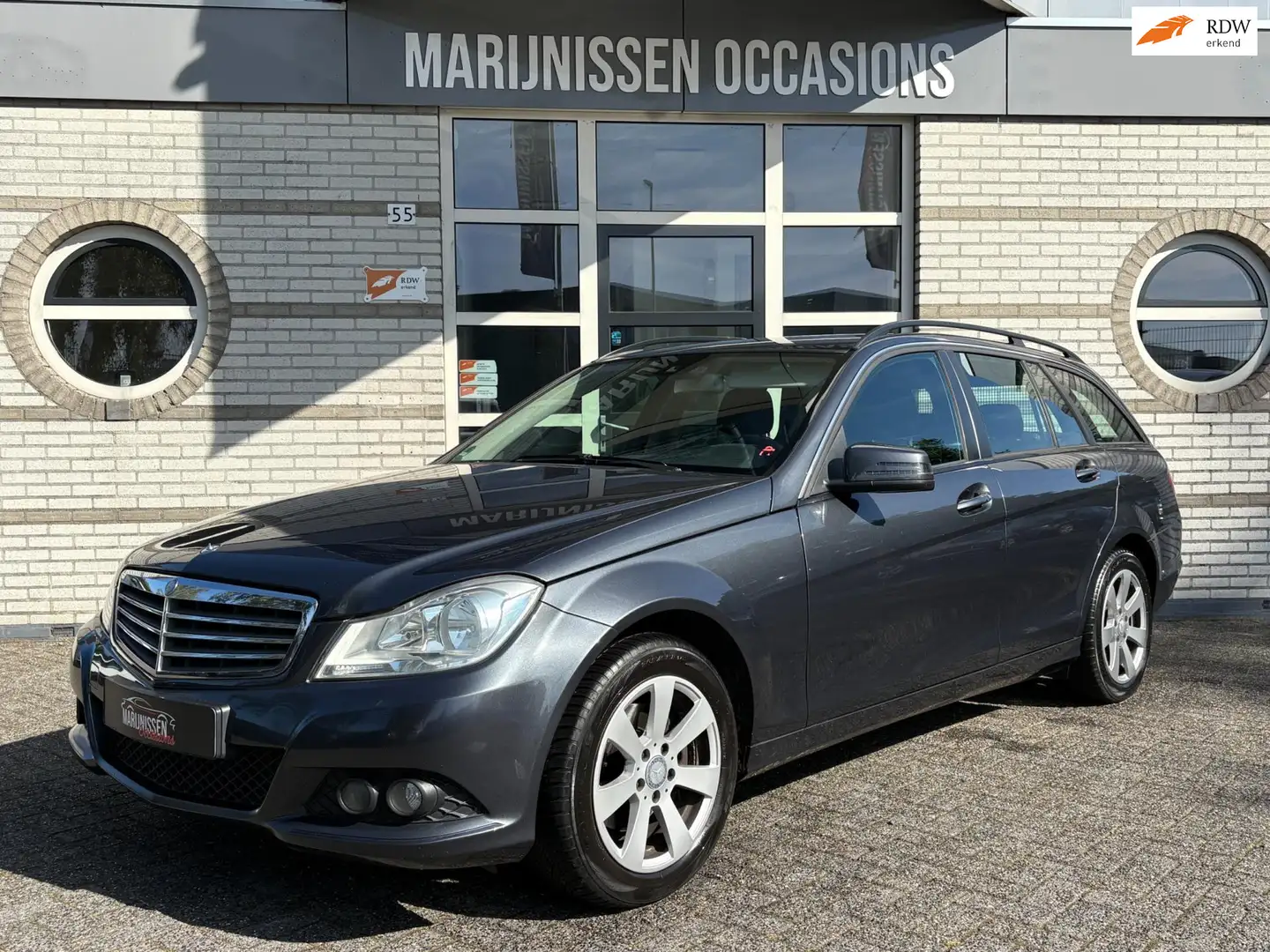 Mercedes-Benz C 200 CGI BlueEff |Stoelvw,PDC,Trekhk| Grau - 1