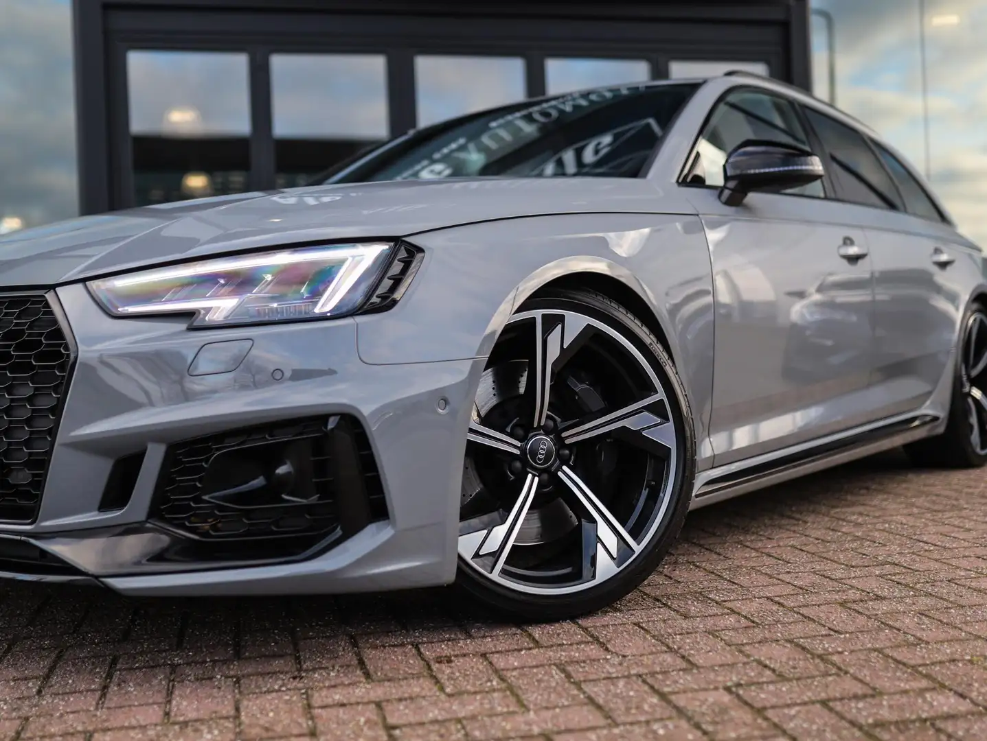Audi RS4 A4 Avant 2.9 TFSI quattro Pro Line Plus | Massage Gris - 2