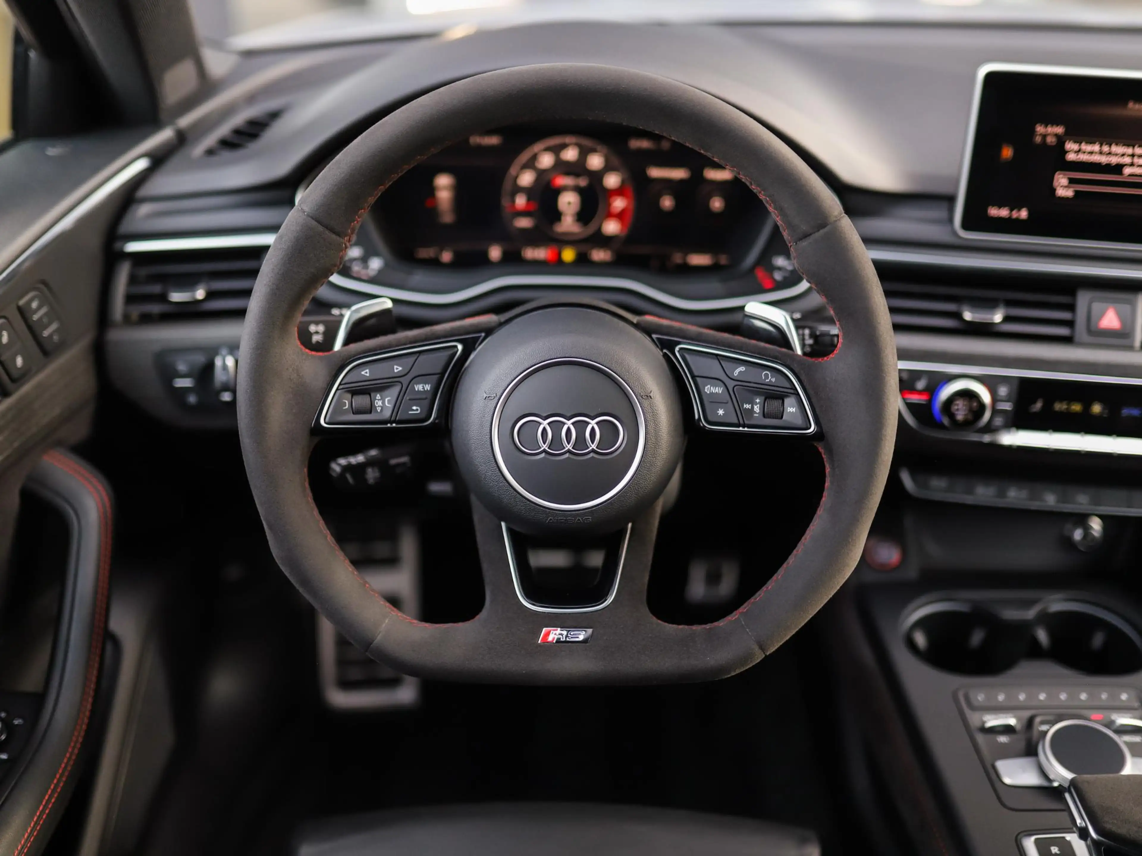 Audi RS4 A4 Avant 2.9 TFSI quattro Pro Line Plus | Massage — photo 33