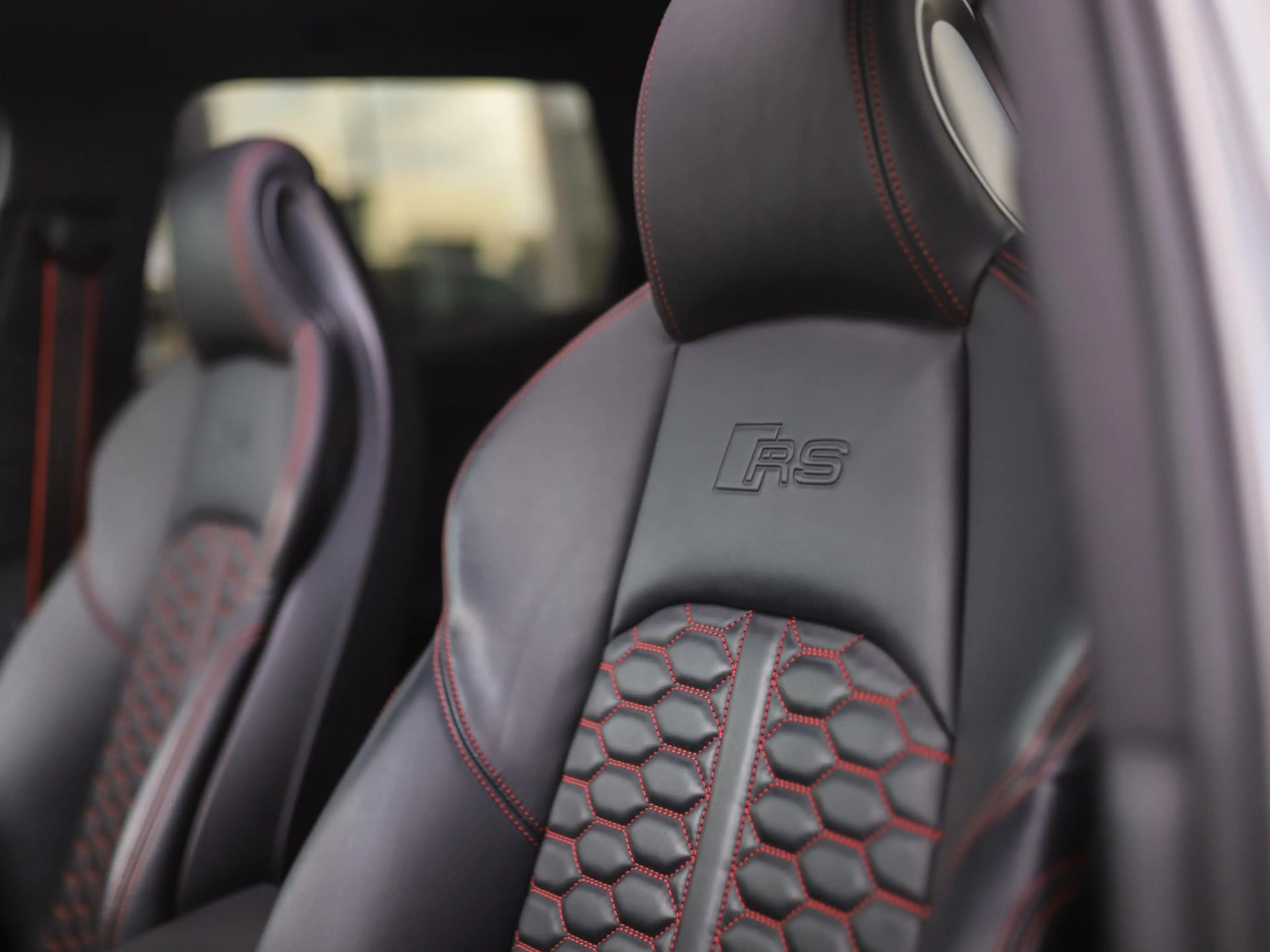 Audi RS4 A4 Avant 2.9 TFSI quattro Pro Line Plus | Massage — photo 37