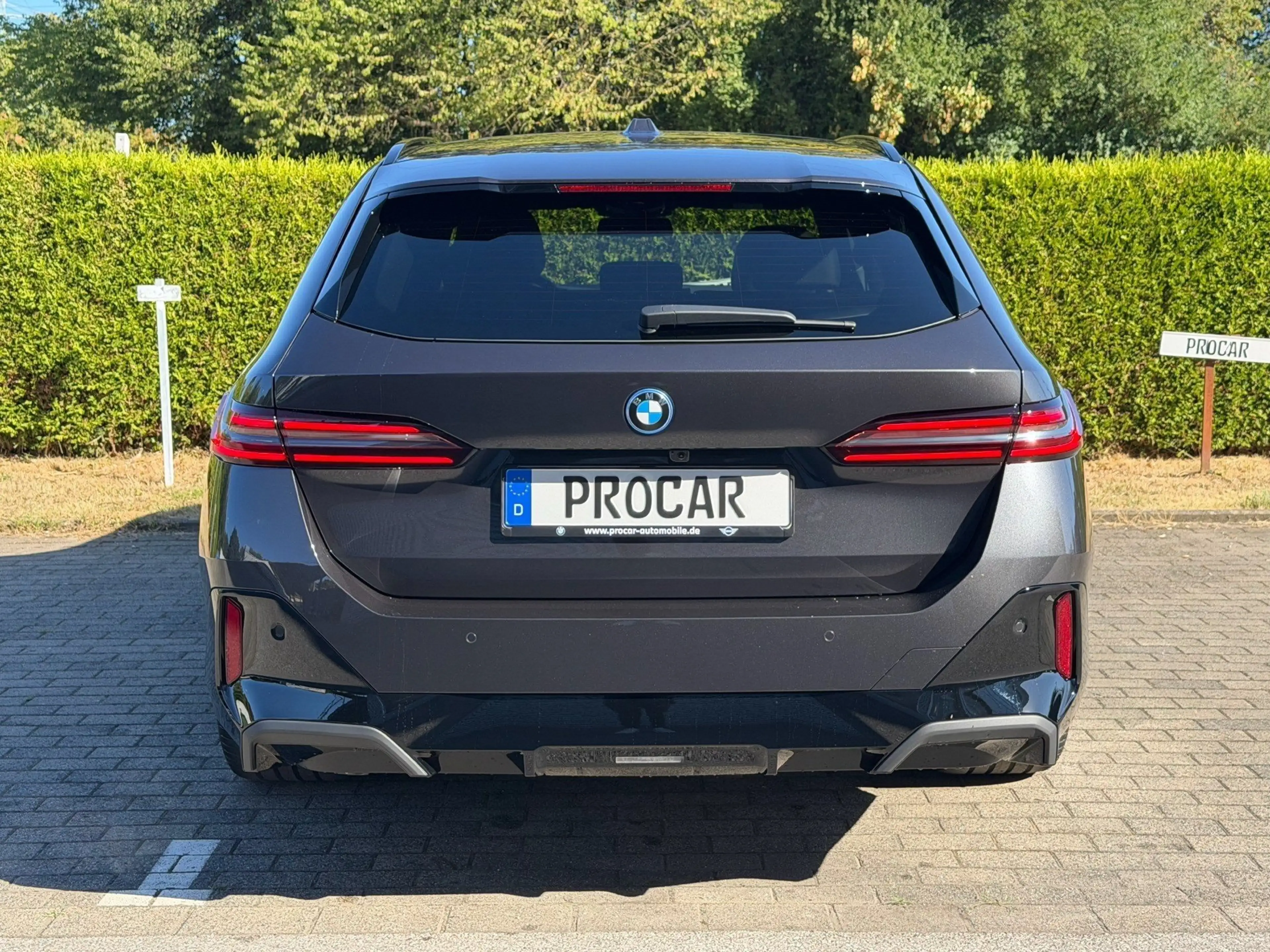 BMW 550 e xDrive M-Sport Pro, B&W, Pano, 21", AHK, 360°, — photo 5