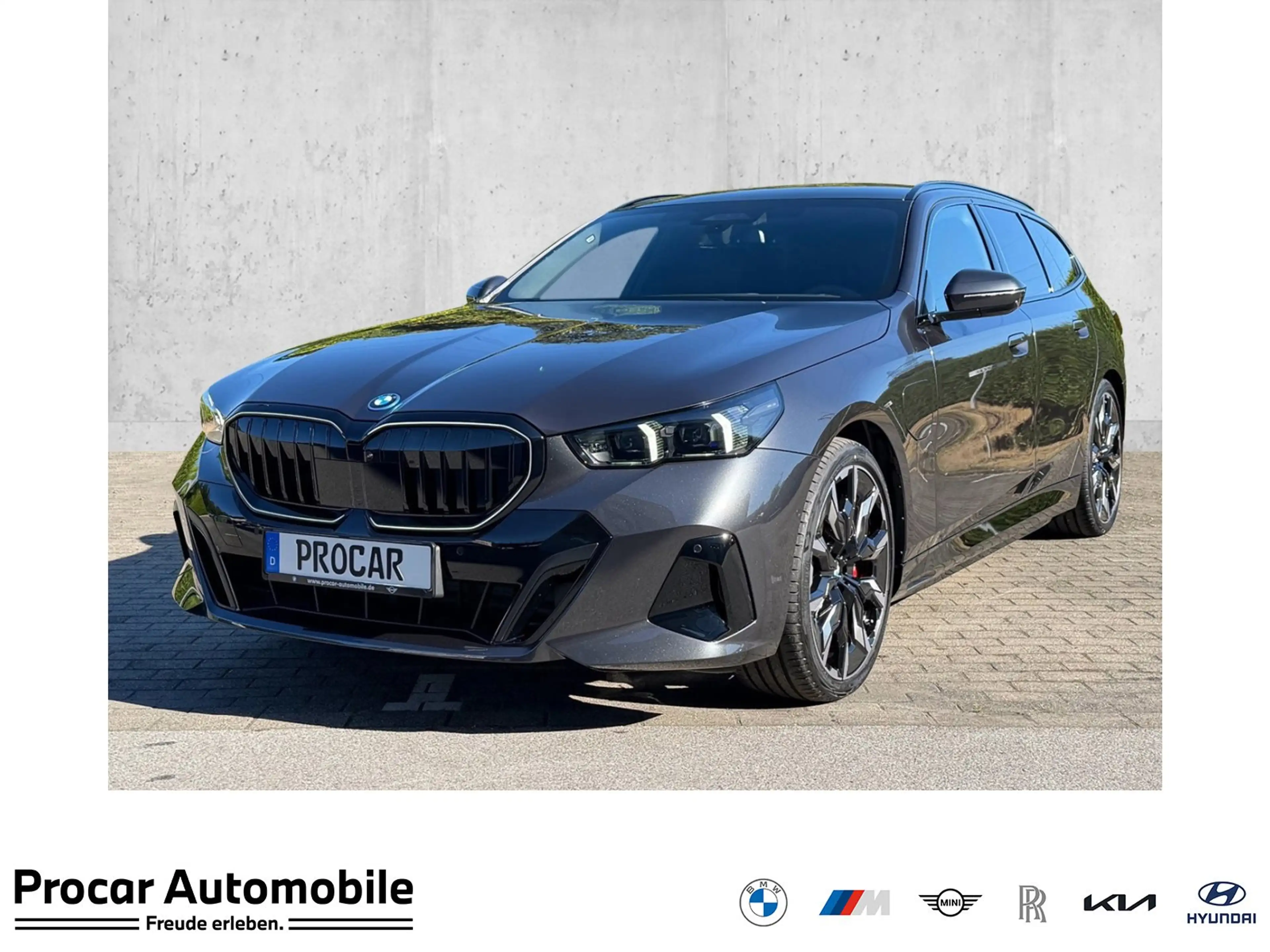 BMW 550 e xDrive M-Sport Pro, B&W, Pano, 21", AHK, 360°,
