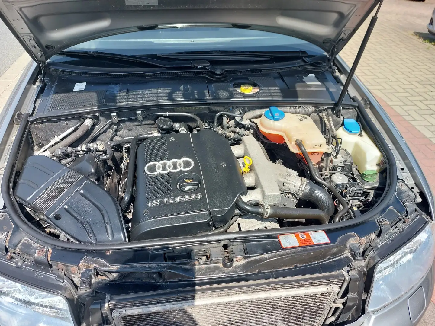 Audi A4 Avant 1.8 TUV NEU12 Monate Garantie Auf Wunsch Gris - 2