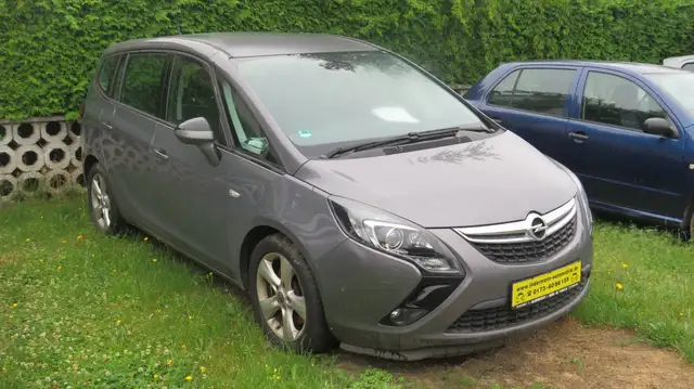 Opel Zafira Tourer Edition , 7 Sitzer Aus 1 Hand Motorschaden !!!