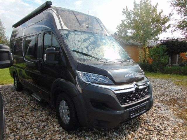 Pössl Roadcruiser Revolution - Hubbett* *Black*