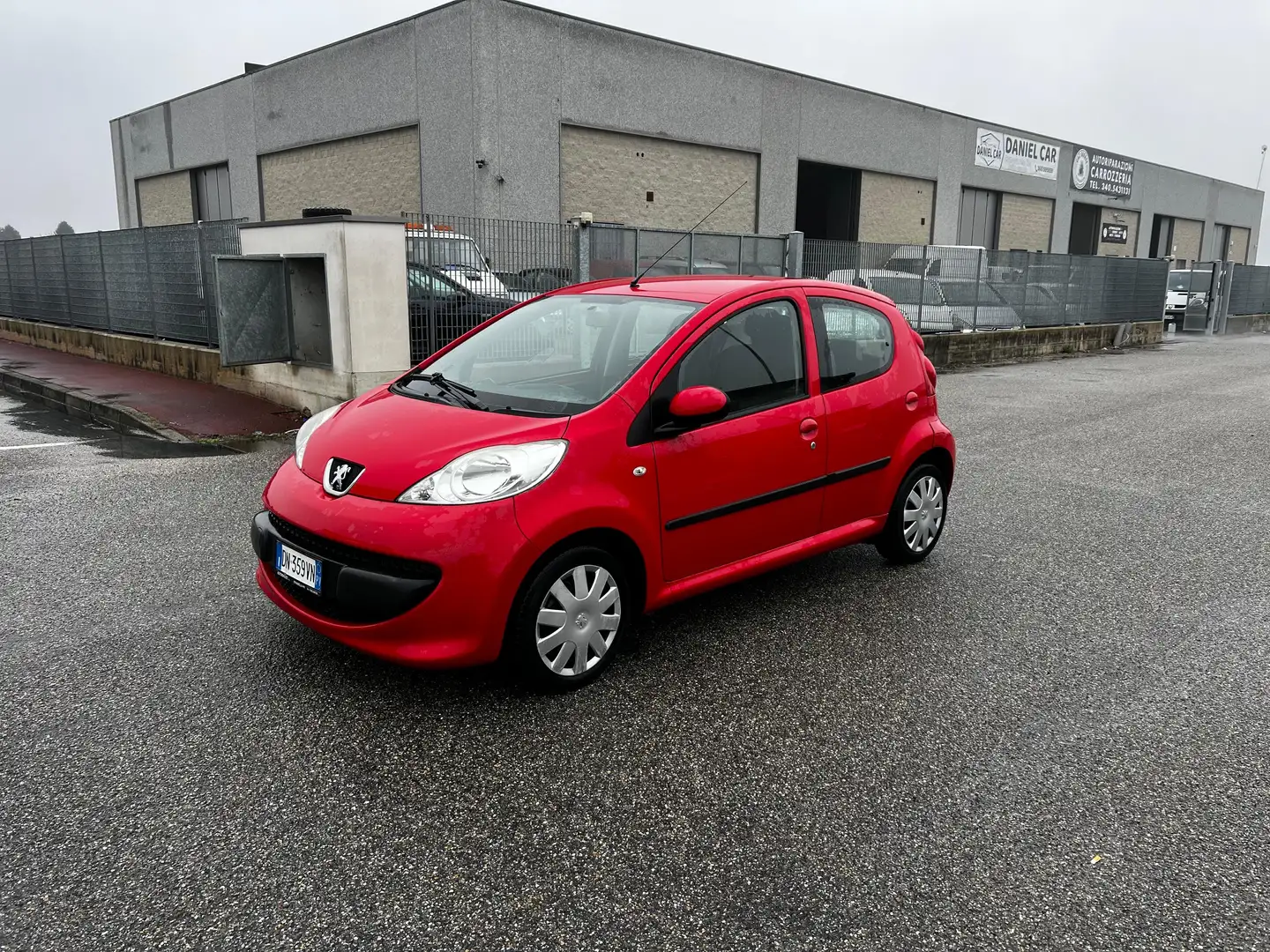 Peugeot 107 107 2008 5p 1.0 12v Sweet Years Rood - 2