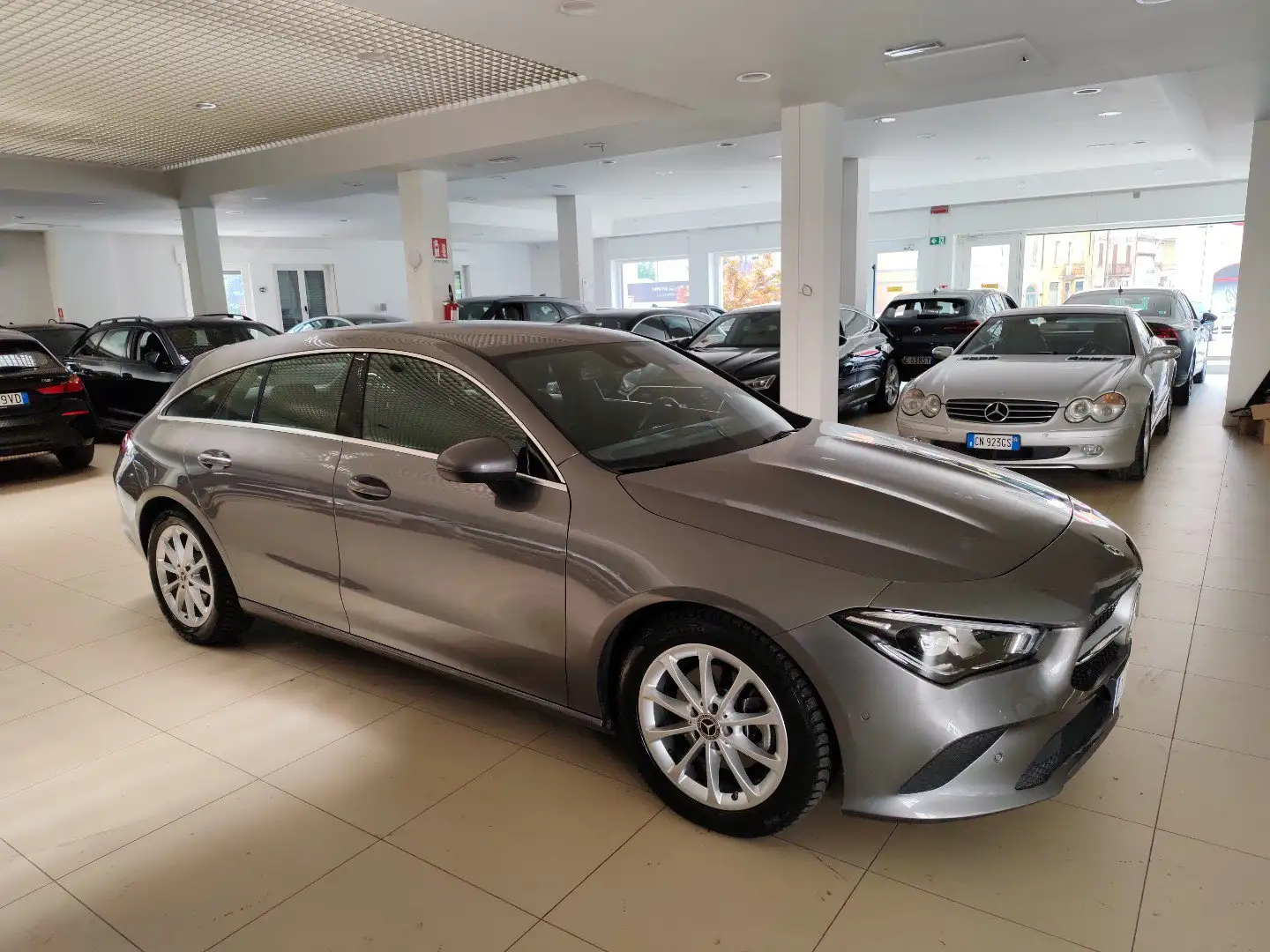 Mercedes-Benz CLA 200 d 150cv auto SB Pelle Navi Cruise Fari LED DAB Grau - 2