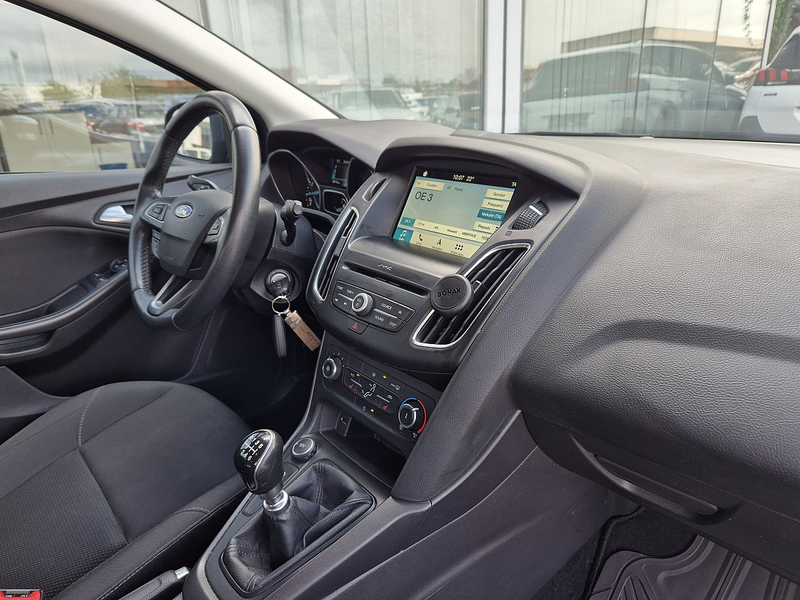 Ford Focus Traveller 1,0 EcoBoost Trend — photo 12