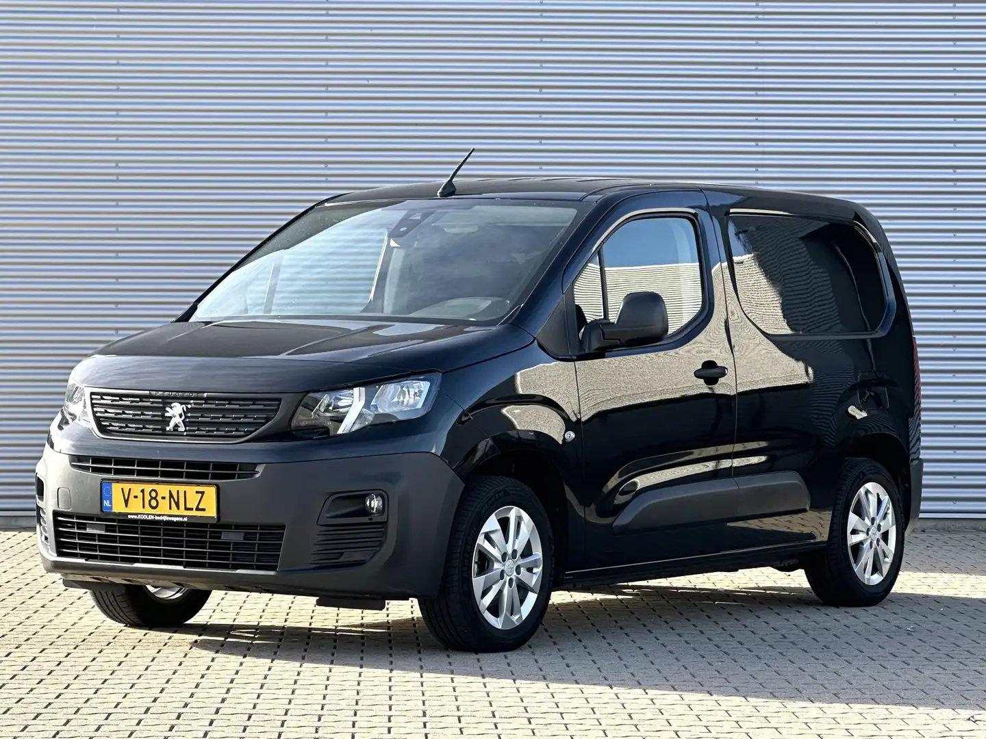 Peugeot Partner 1.2 PureTech Benzine bestel BPM VRIJ! MARGE! Noir - 1
