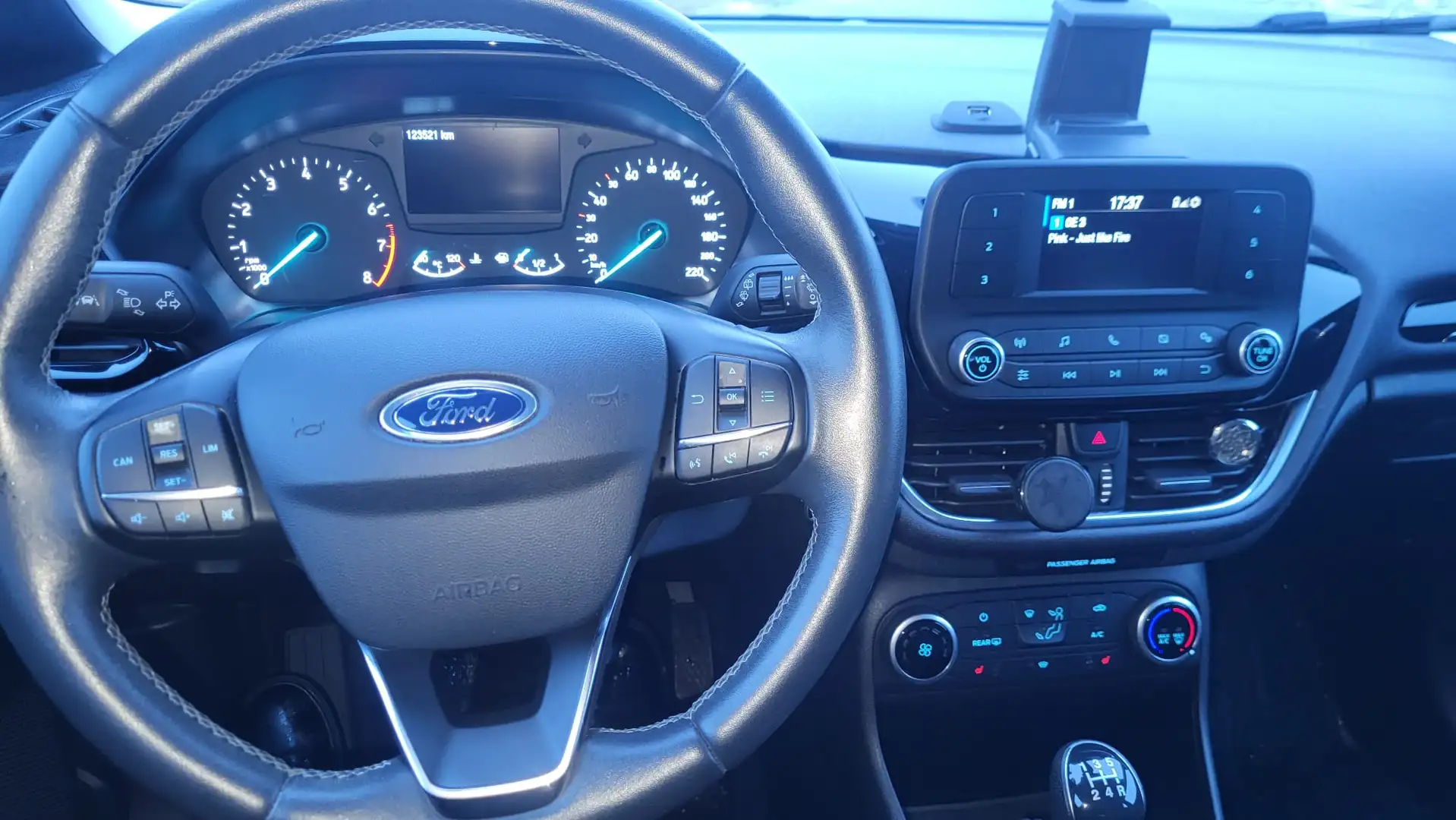 Ford Fiesta Fiesta Trend 1,1 Start/Stop Trend Schwarz - 1