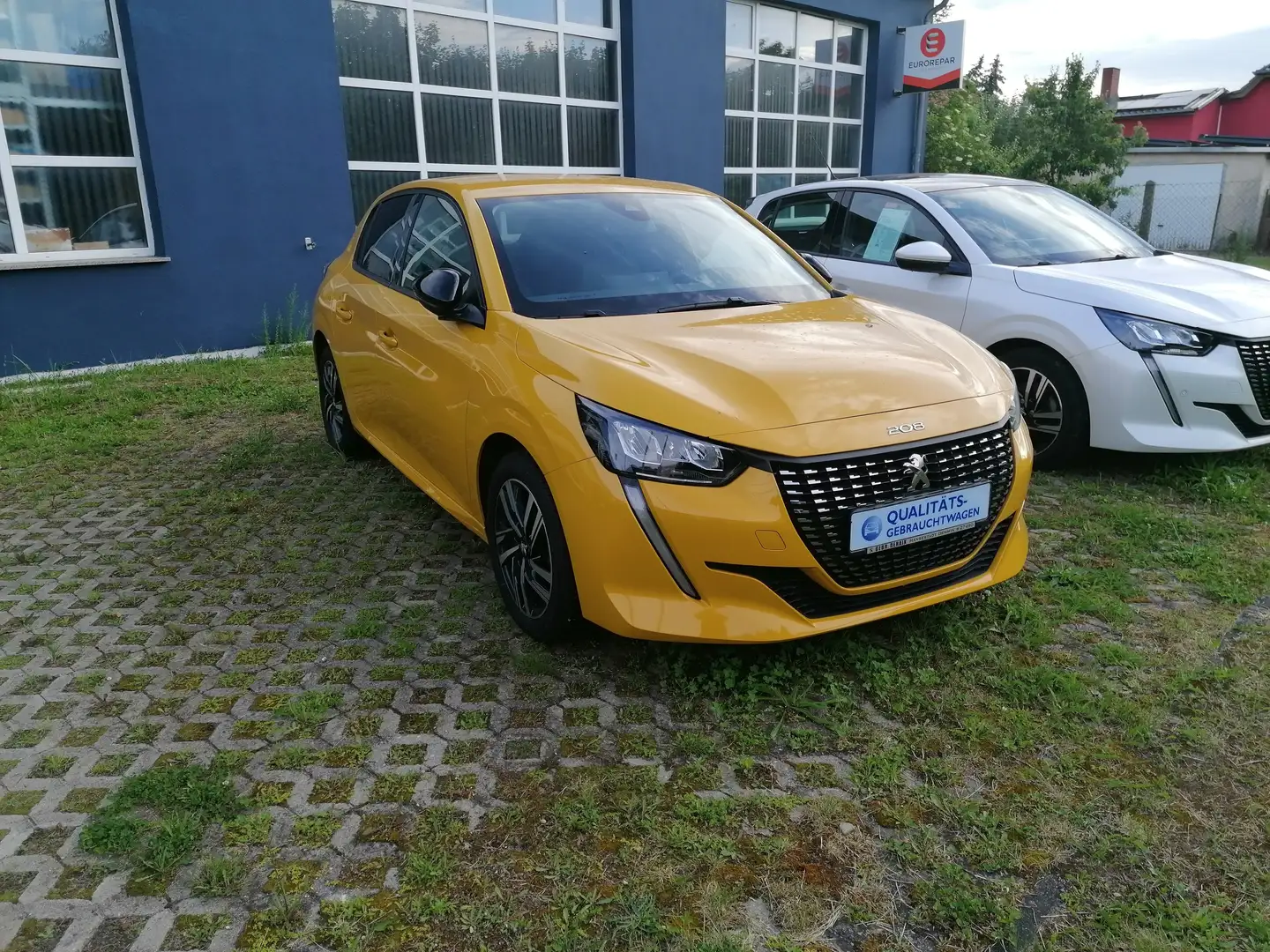Peugeot 208 Allure 100 Navi Keyless Rückfkamera Gelb - 2