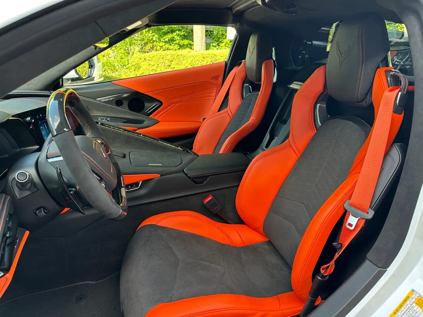 Corvette C8 Coupe E-Ray 6.2L V8 AWD Hybrid Bianco - 2