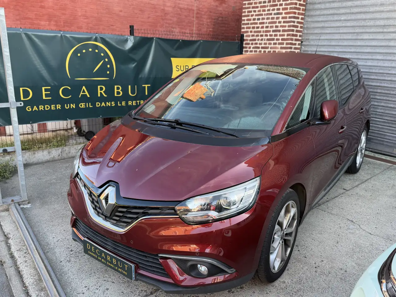 Renault Grand Scenic iv 1.7 Blue dCi 120 Buisness (R9A7, R9A8) 7 places — photo 1 of 34