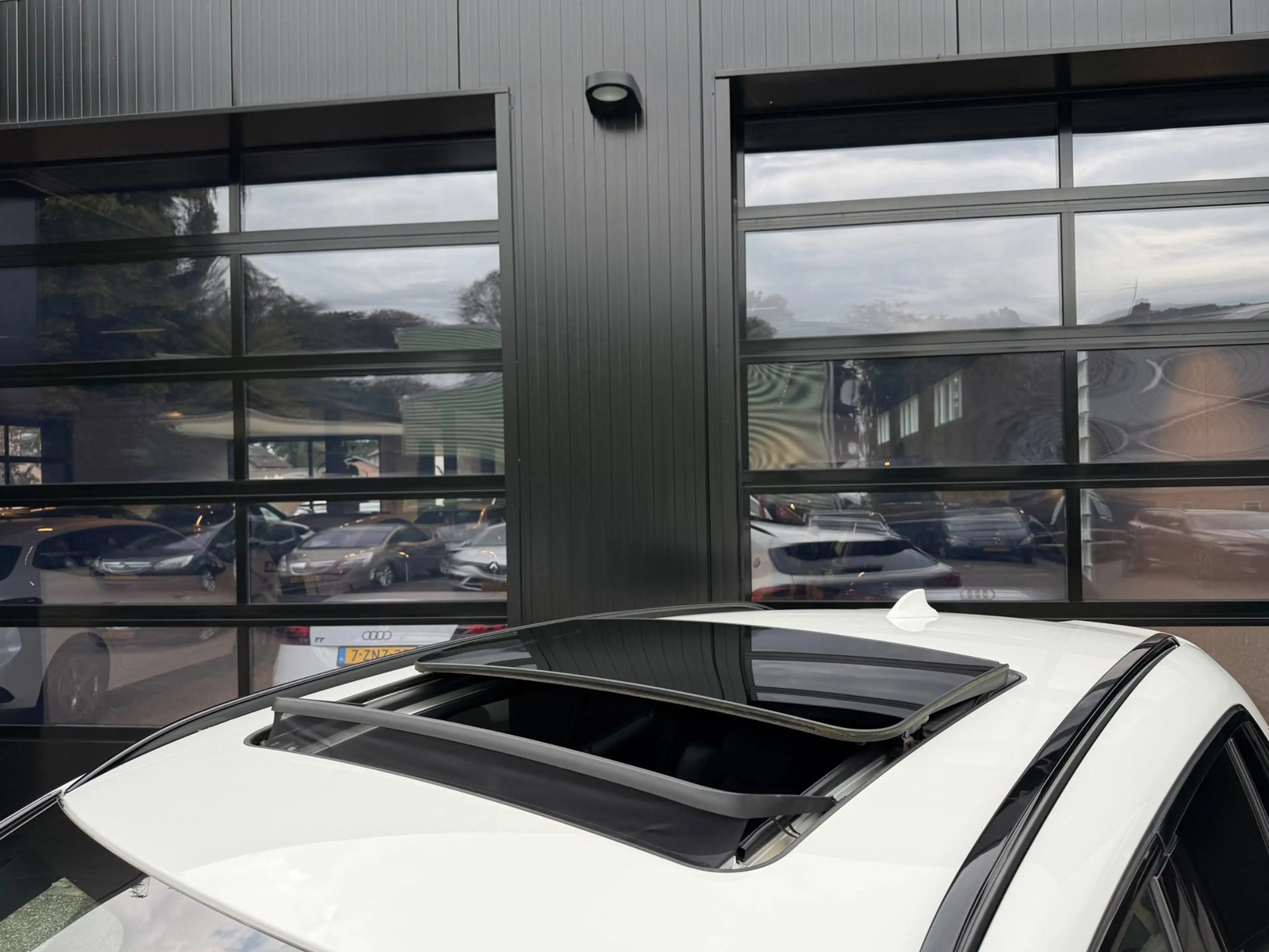 BMW X2 SDrive20i M-Sport Panoramadak Headup Harman Kardon — photo 7
