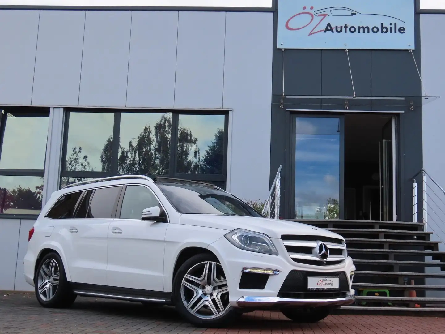 Mercedes-Benz GL 500 4MATIC AMG Line Leder Sitzlüftung Pano Weiß - 2