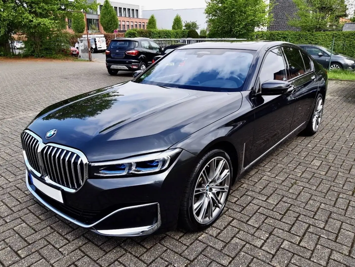 BMW 750 750iA xDrive 530ch Exclusive Gris - 1